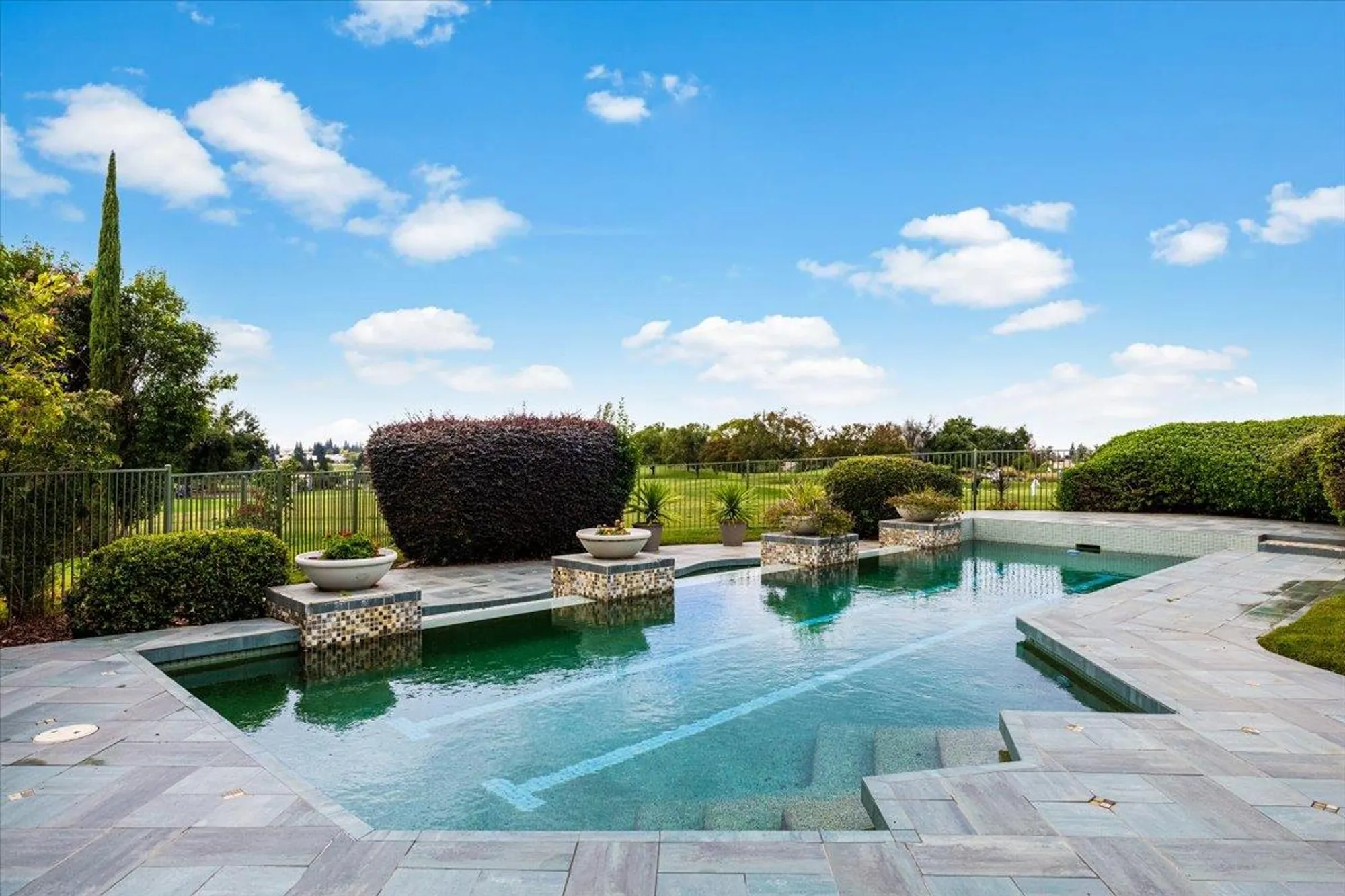 Property Slideshow image 5 of 43 | 1006 fairway valley ln, Lincoln, CA, 95648