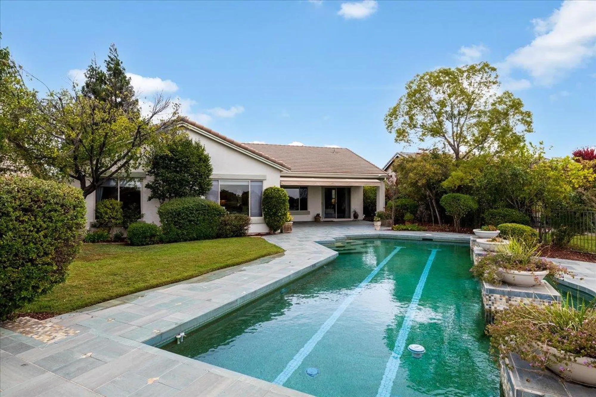 Property Slideshow image 8 of 43 | 1006 fairway valley ln, Lincoln, CA, 95648
