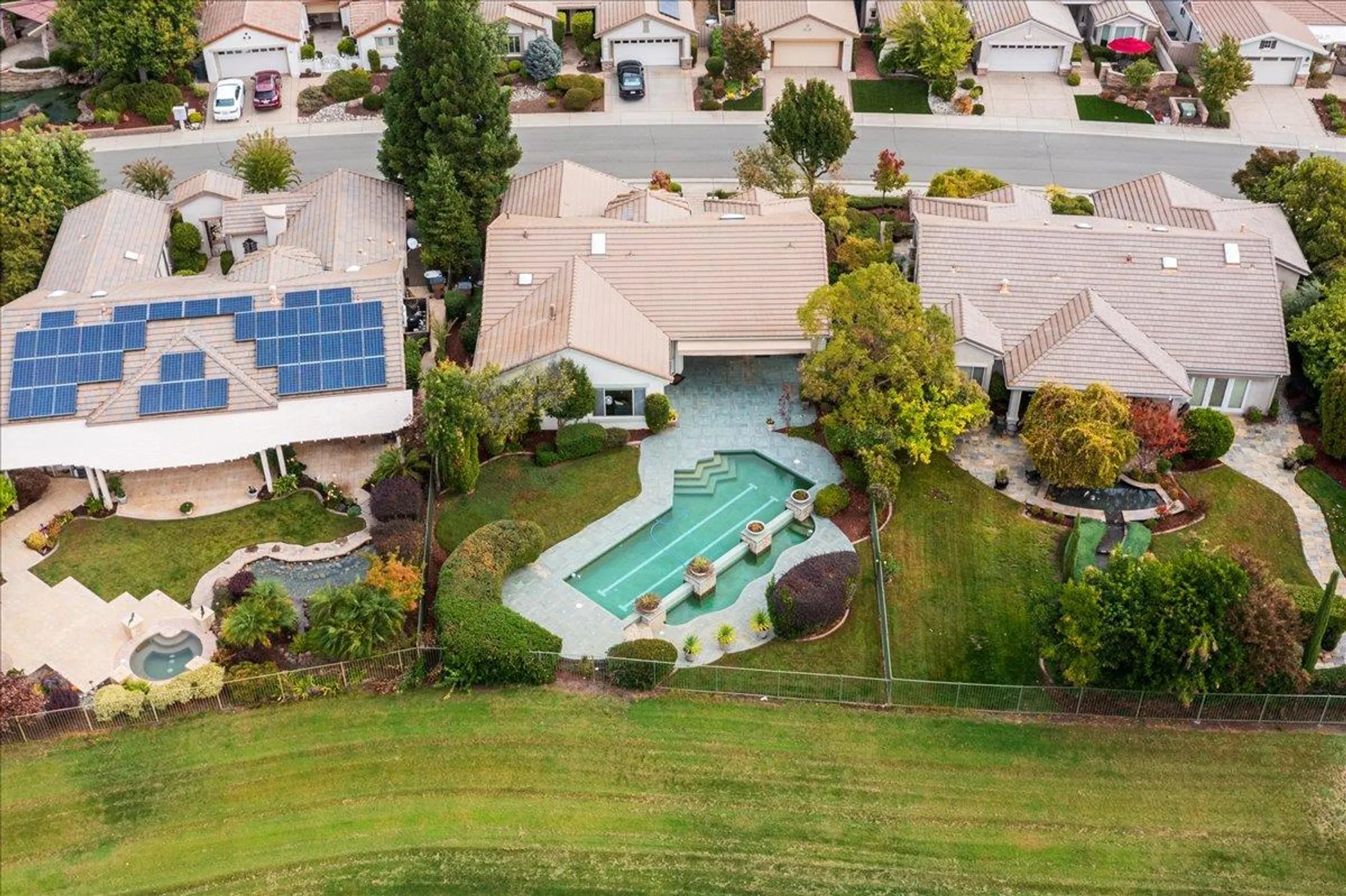 Property Slideshow image 16 of 43 | 1006 fairway valley ln, Lincoln, CA, 95648