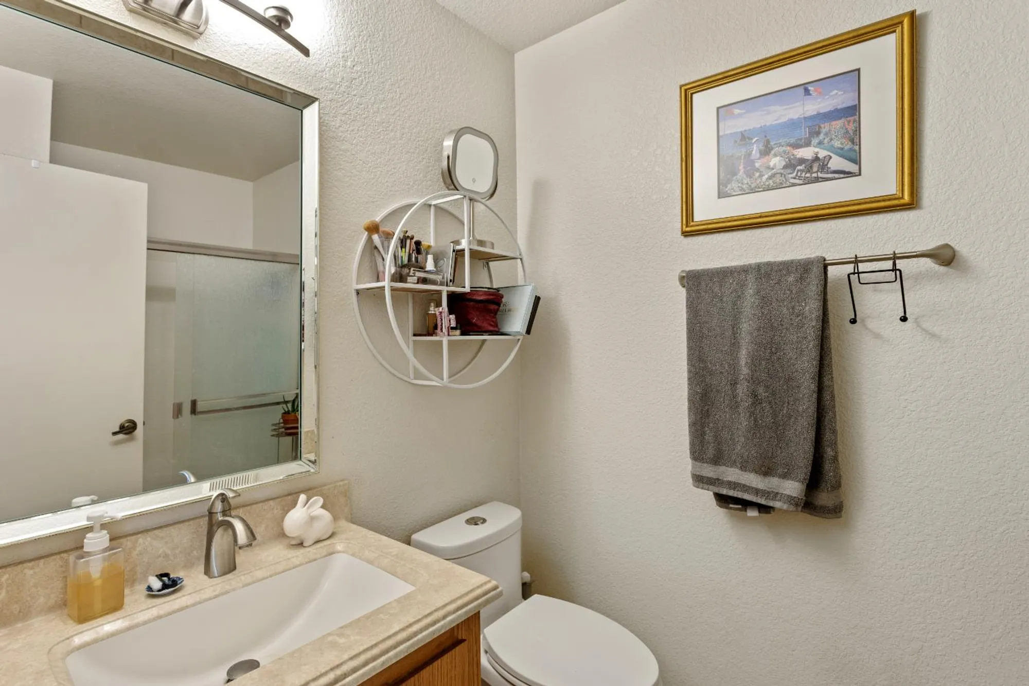 Property Slideshow image 18 of 31 | 7309 sunleaf ln, Sacramento, CA, 95828