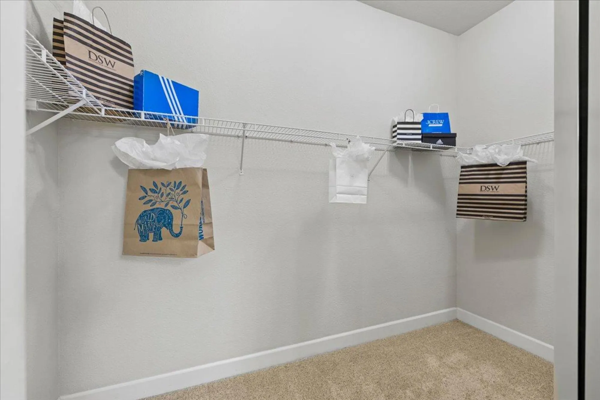 Property Slideshow image 37 of 43 | 1006 fairway valley ln, Lincoln, CA, 95648