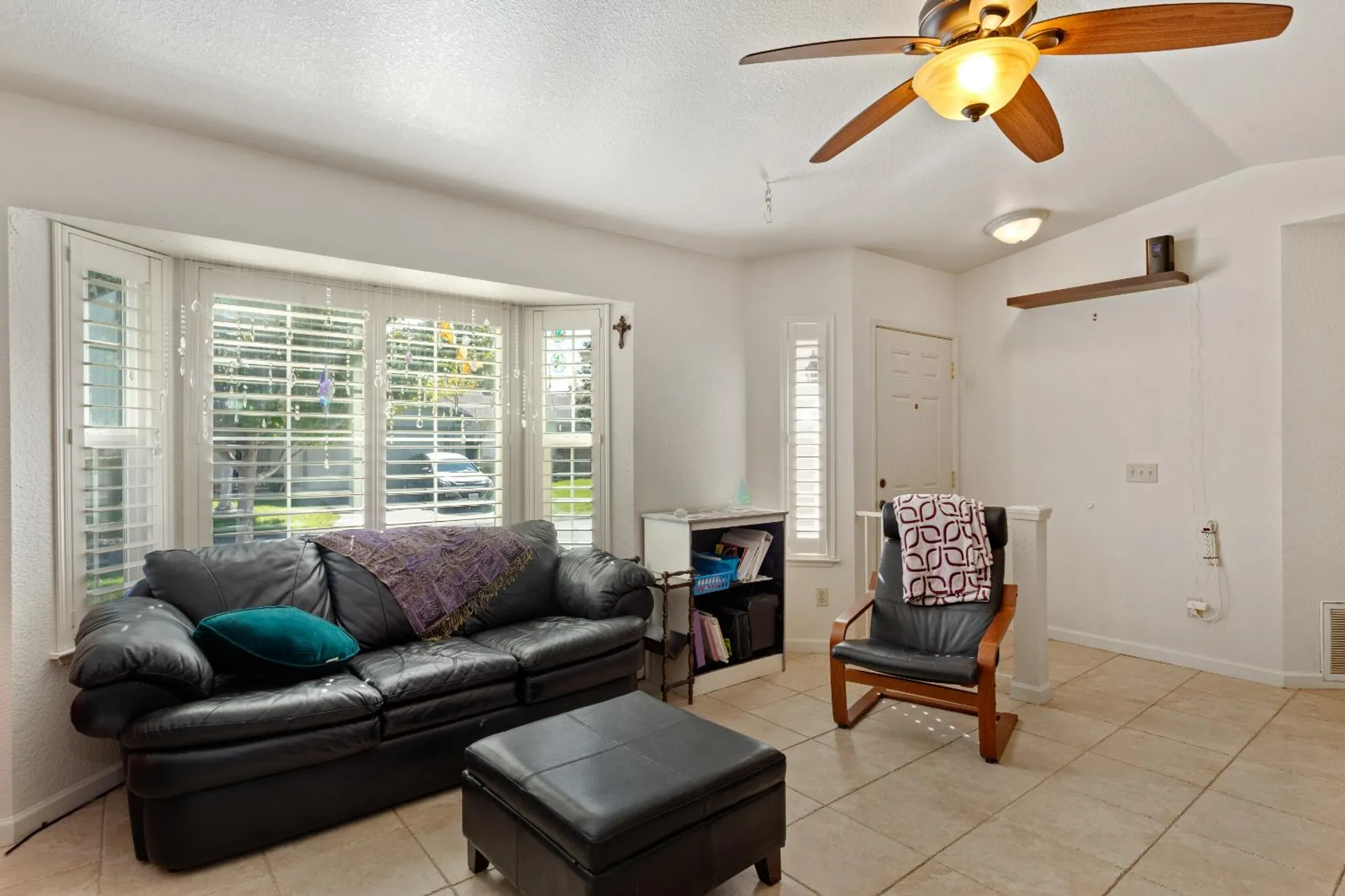 Property Slideshow image 8 of 31 | 7309 sunleaf ln, Sacramento, CA, 95828