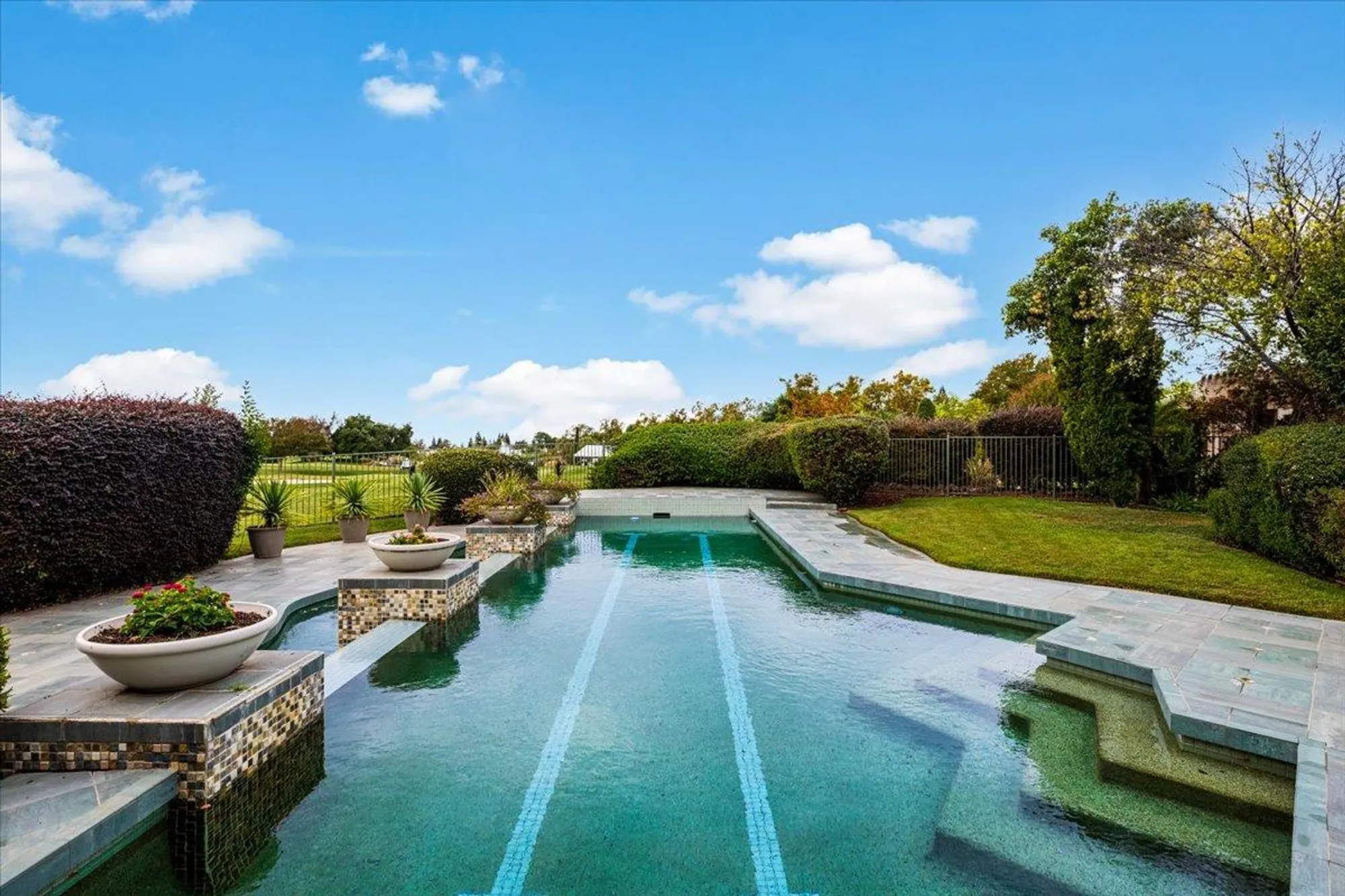 Property Slideshow image 6 of 43 | 1006 fairway valley ln, Lincoln, CA, 95648