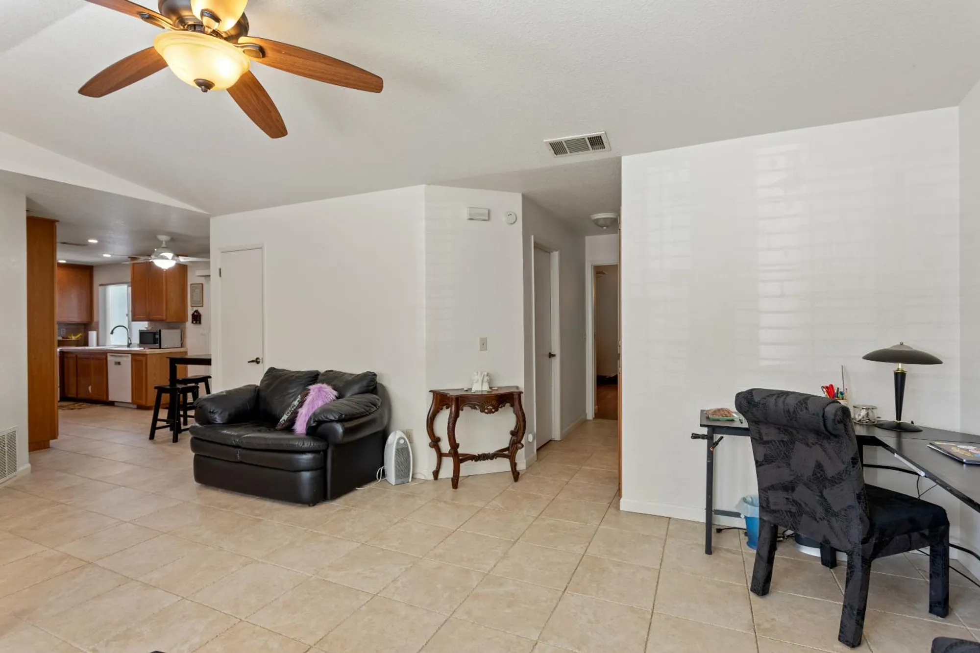 Property Slideshow image 10 of 31 | 7309 sunleaf ln, Sacramento, CA, 95828