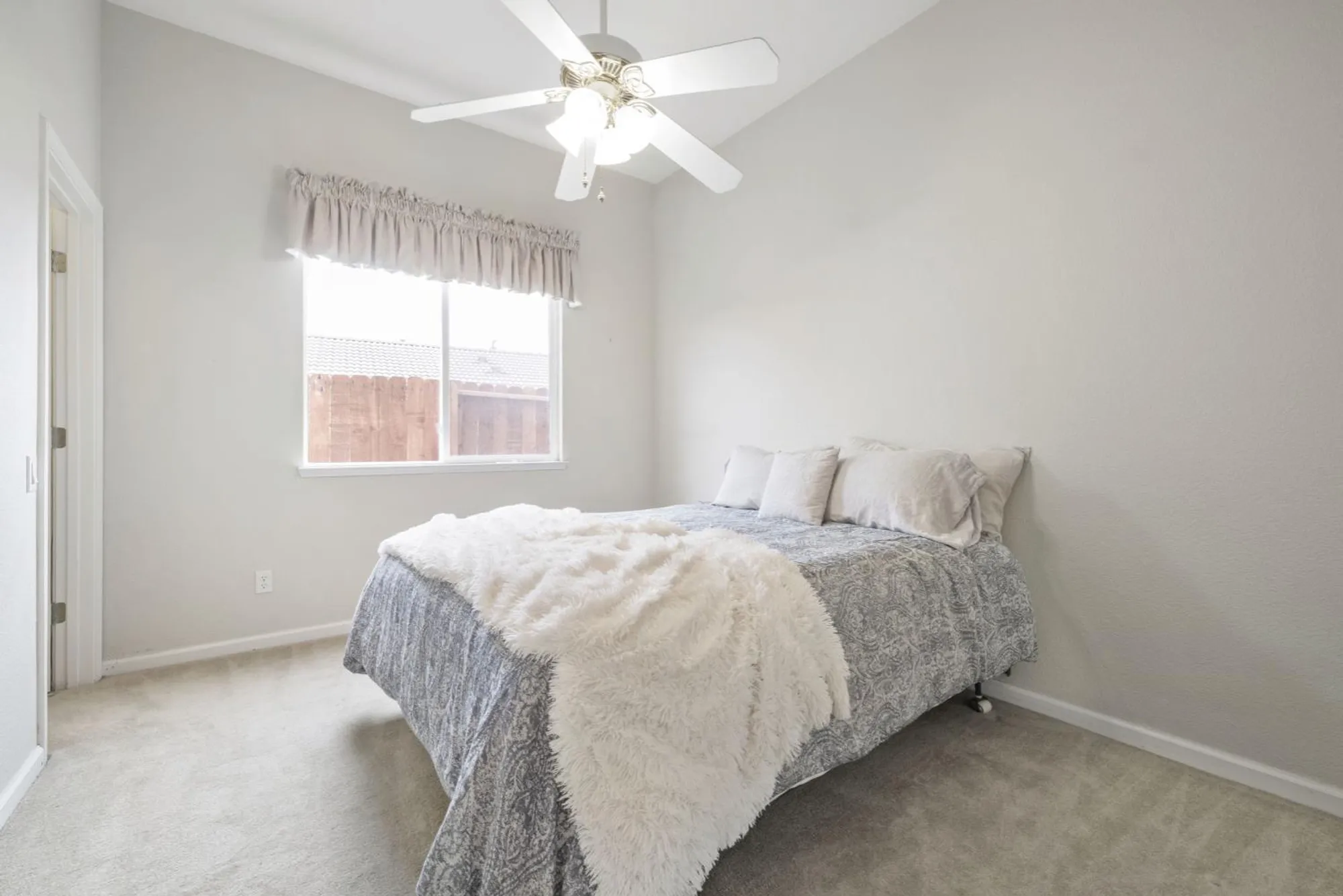 Property Slideshow image 27 of 36 | 2511 sasparilla ct, Rocklin, CA, 95765
