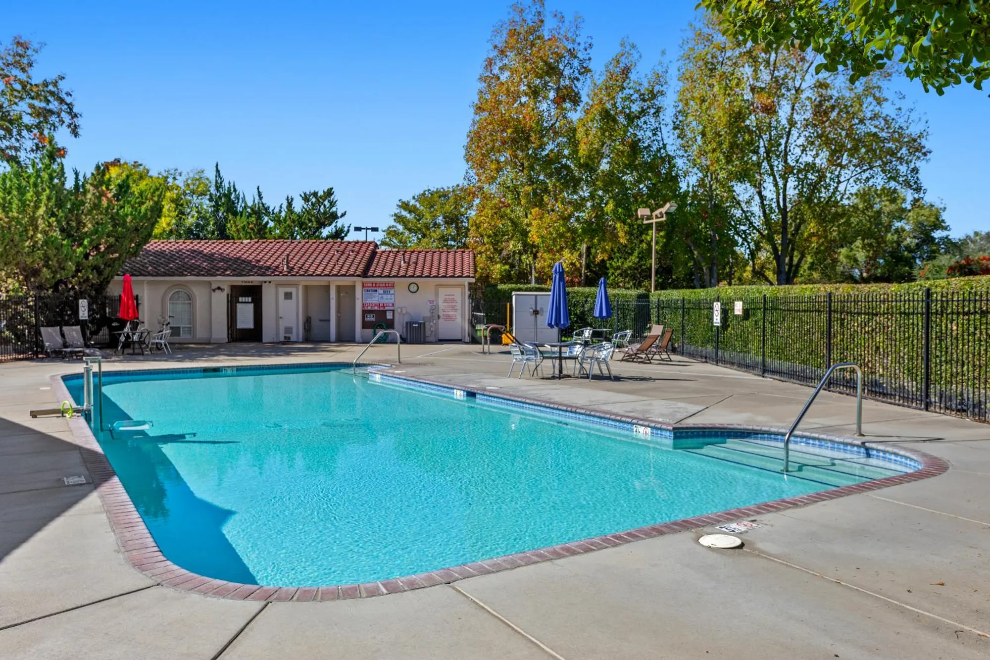 Property Slideshow image 25 of 31 | 7309 sunleaf ln, Sacramento, CA, 95828