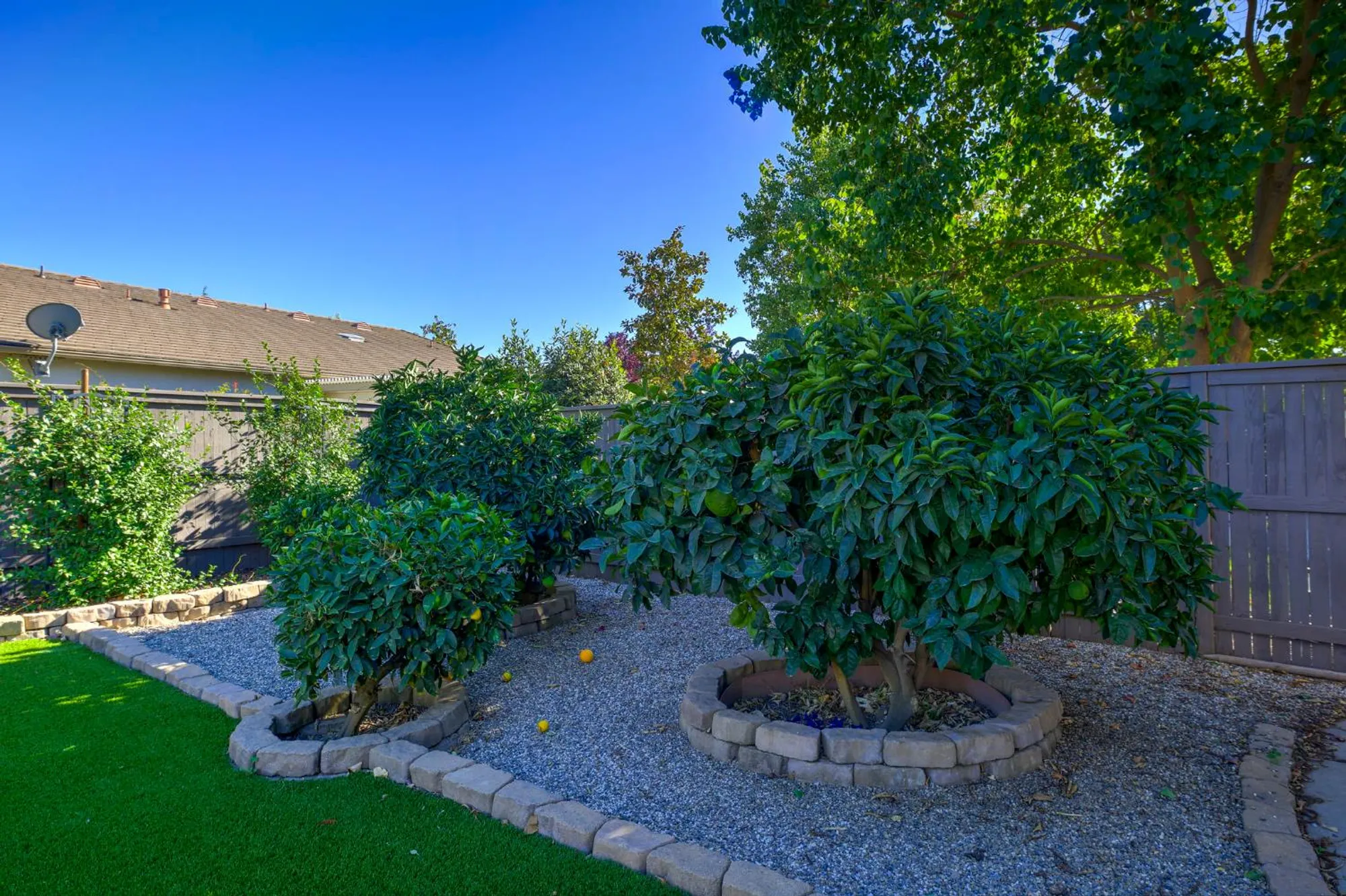 Property Slideshow image 25 of 28 | 2726 heritage park ln, Sacramento, CA, 95835