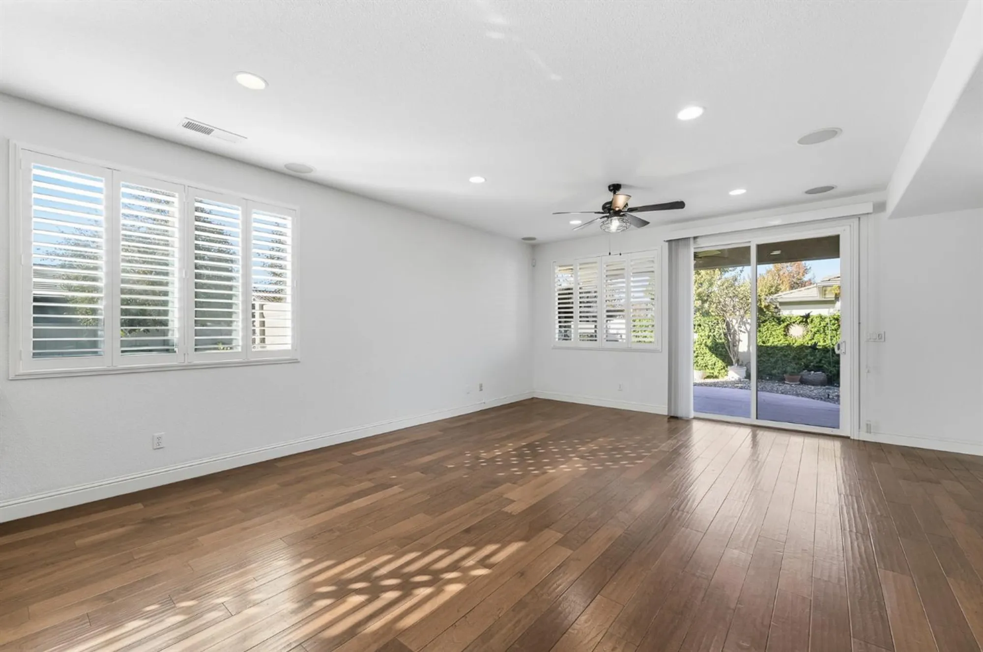 Property Slideshow image 22 of 46 | 1739 glenoaks st, Manteca, CA, 95336