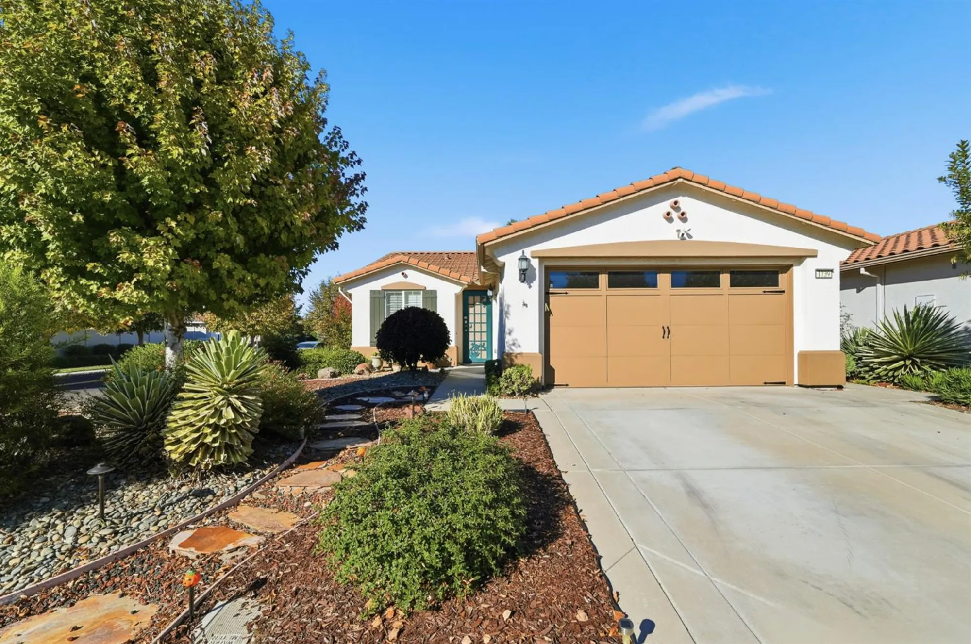 Property Slideshow image 1 of 46 | 1739 glenoaks st, Manteca, CA, 95336
