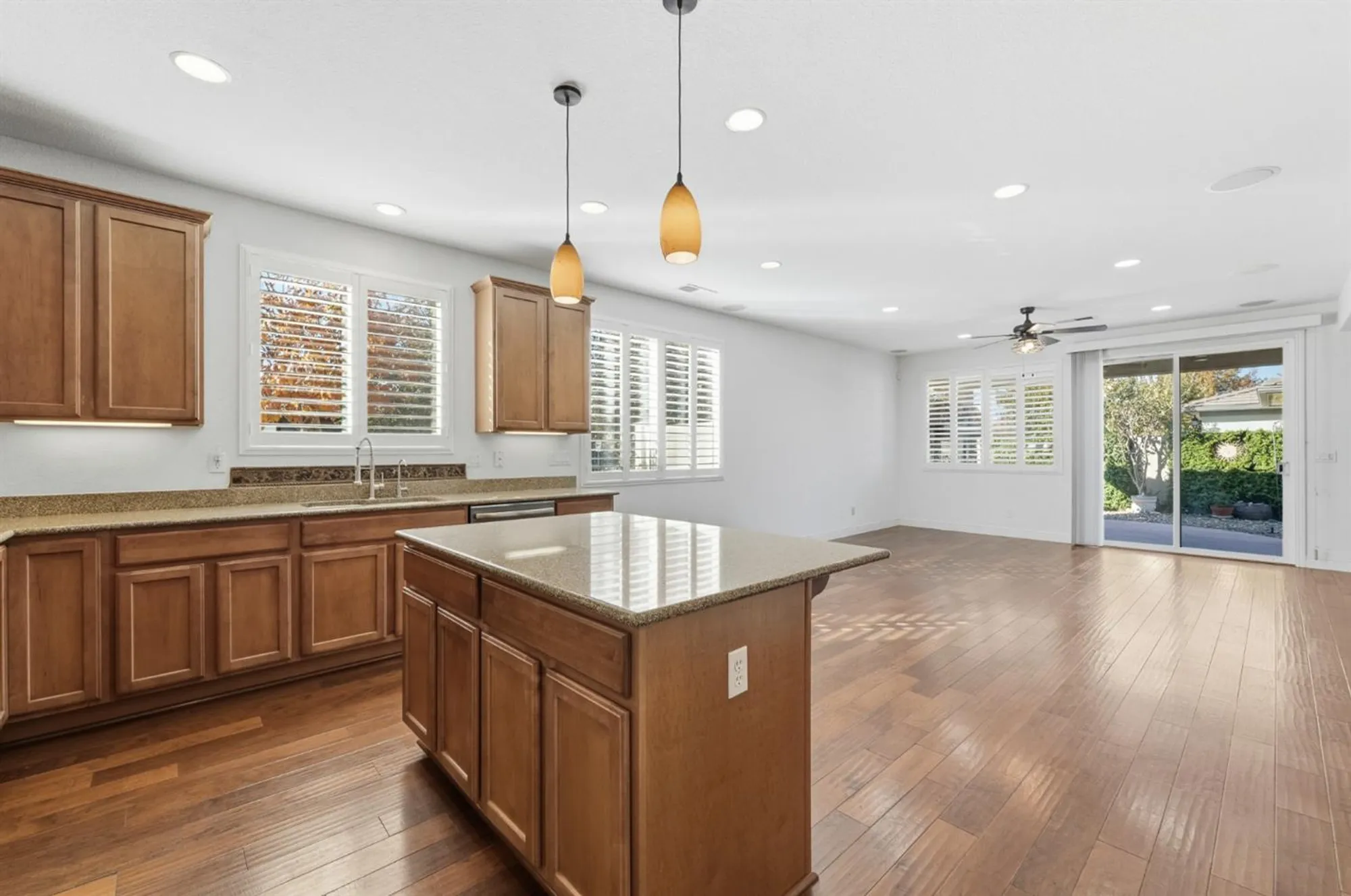 Property Slideshow image 13 of 46 | 1739 glenoaks st, Manteca, CA, 95336