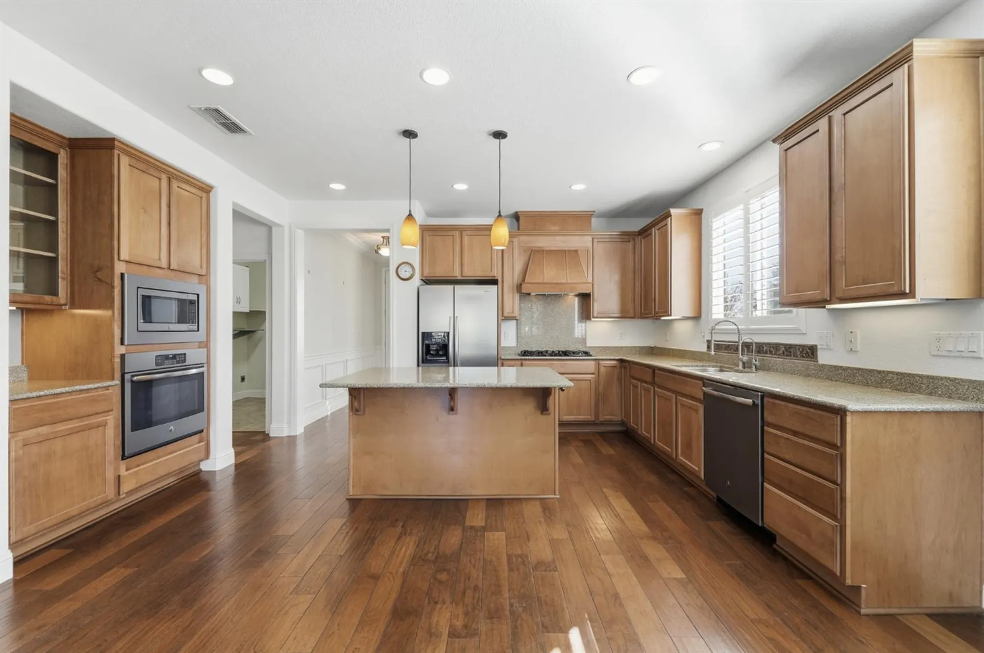 Property Slideshow image 21 of 46 | 1739 glenoaks st, Manteca, CA, 95336