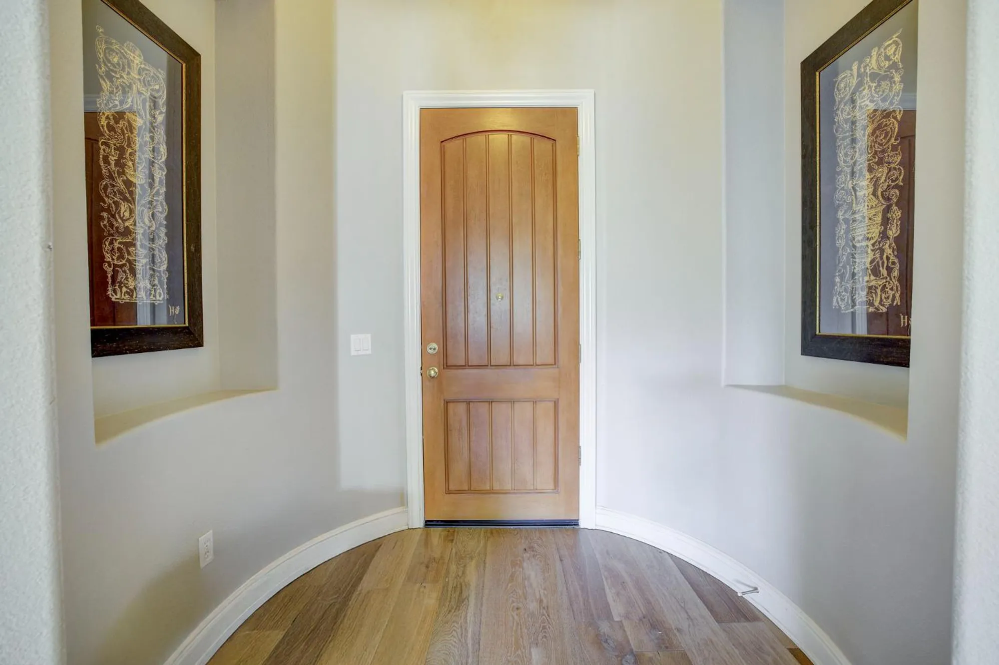 Property Slideshow image 4 of 28 | 2726 heritage park ln, Sacramento, CA, 95835