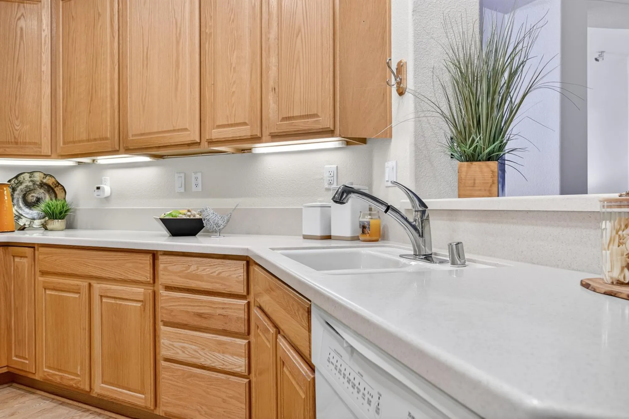 Property Slideshow image 13 of 55 | 440 shadow lake ct, Lincoln, CA, 95648