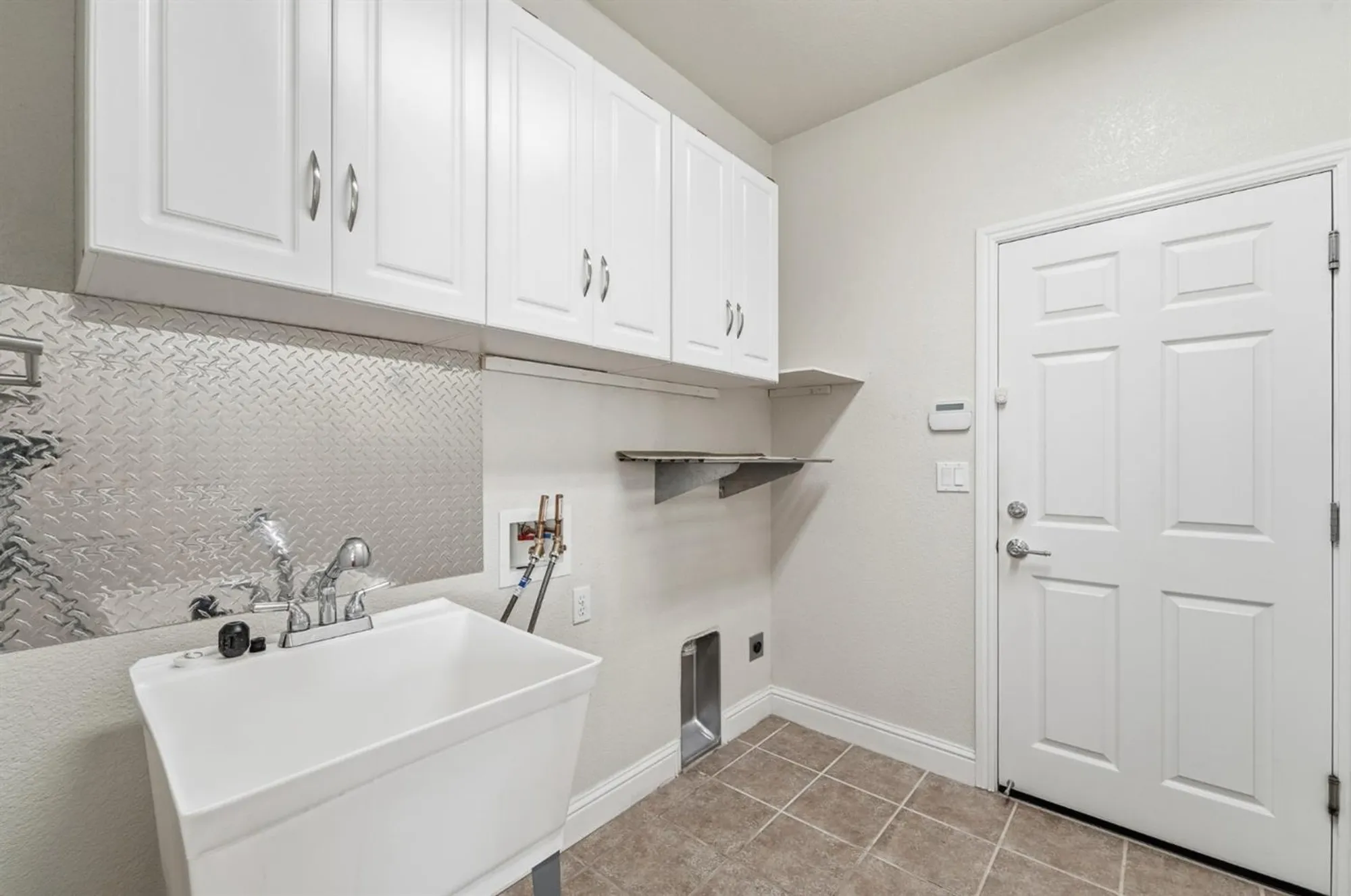 Property Slideshow image 35 of 46 | 1739 glenoaks st, Manteca, CA, 95336