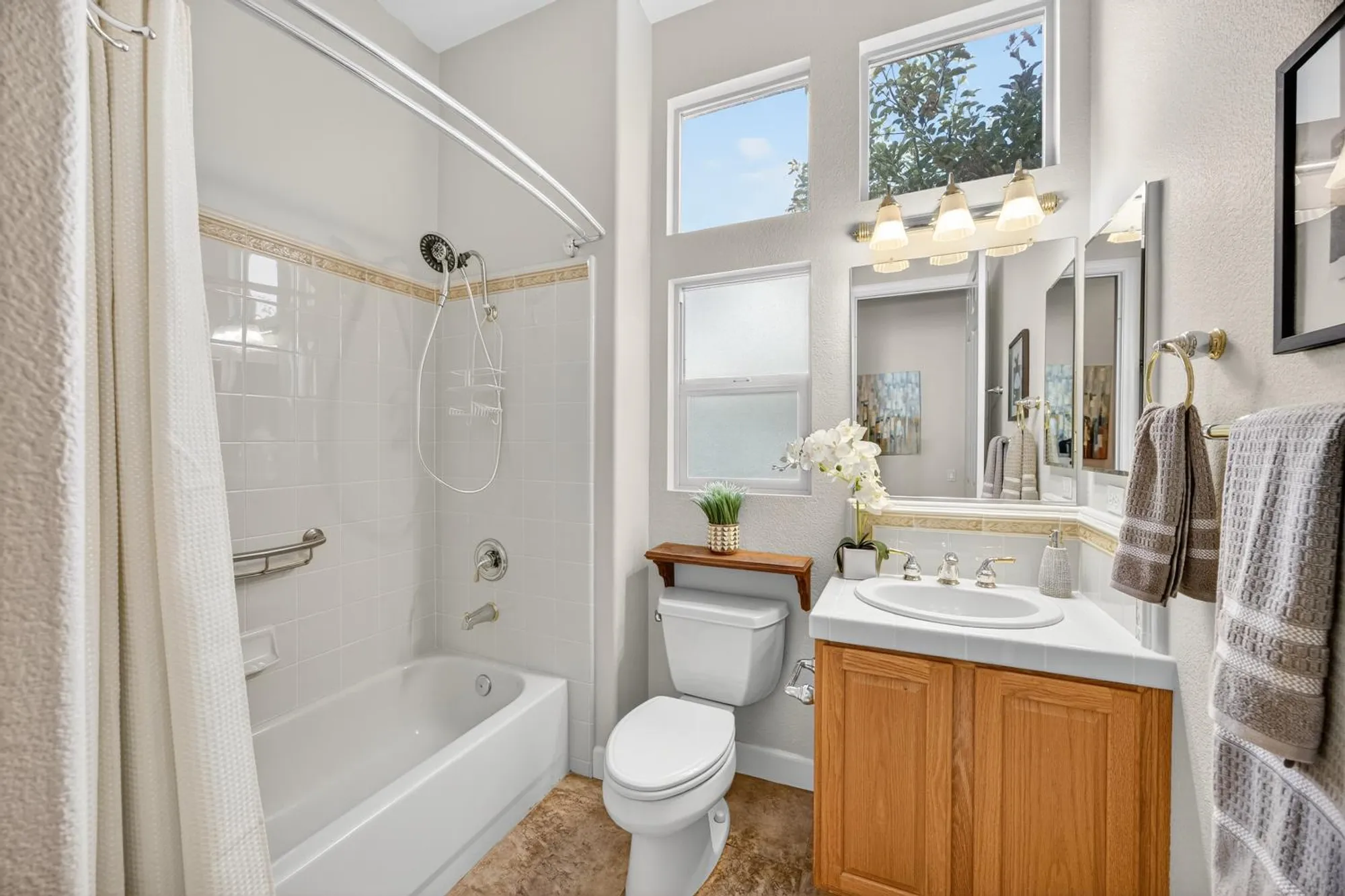 Property Slideshow image 21 of 55 | 440 shadow lake ct, Lincoln, CA, 95648