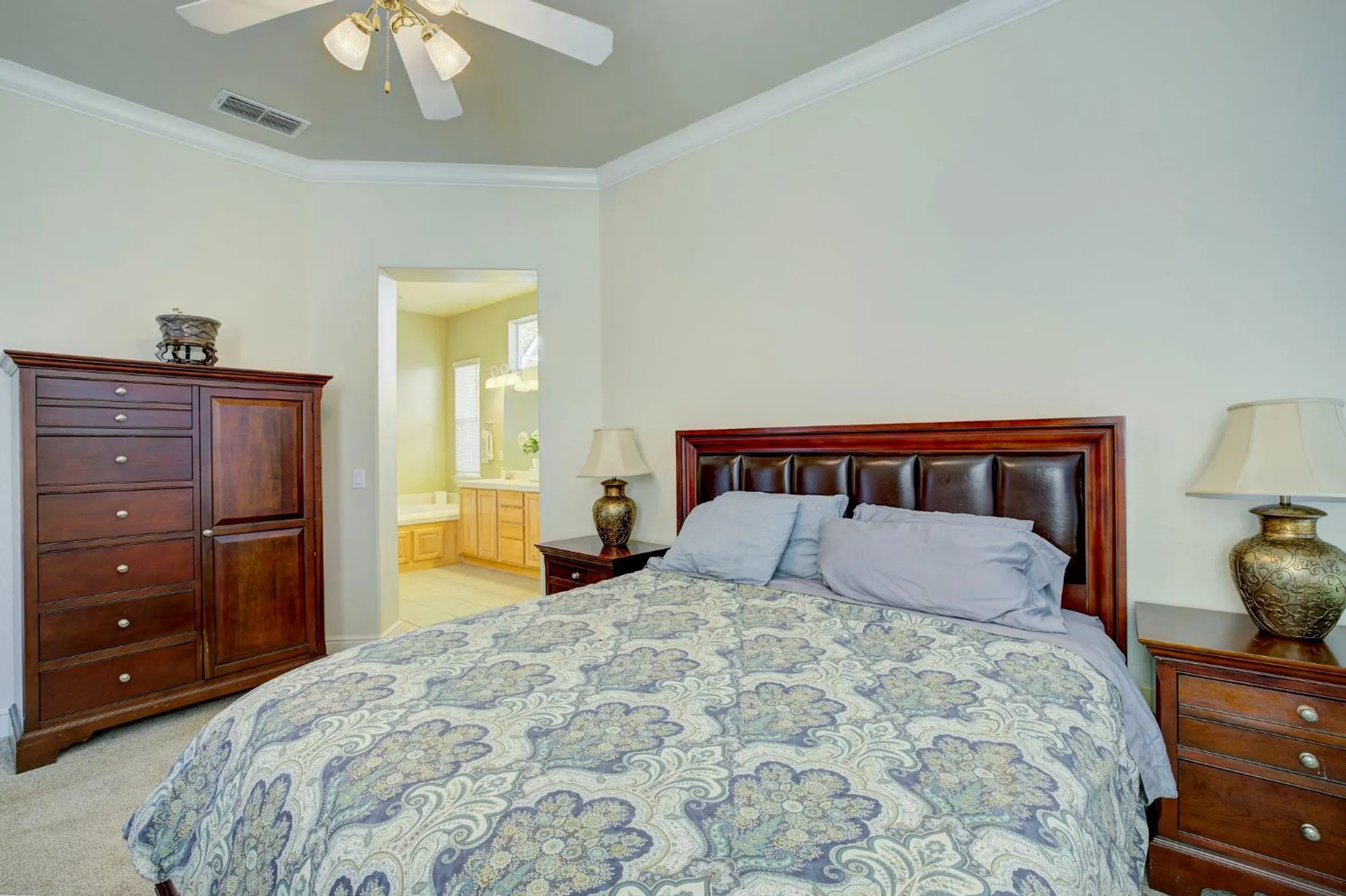 Property Slideshow image 18 of 28 | 2726 heritage park ln, Sacramento, CA, 95835