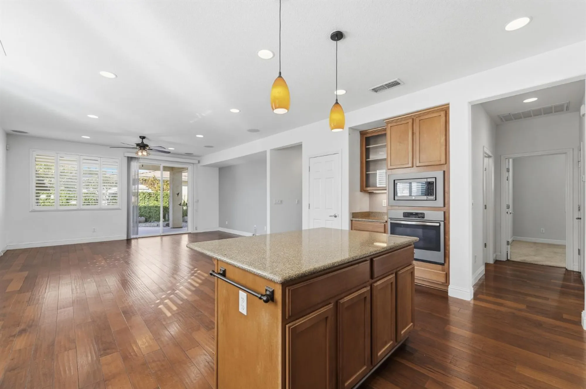 Property Slideshow image 18 of 46 | 1739 glenoaks st, Manteca, CA, 95336