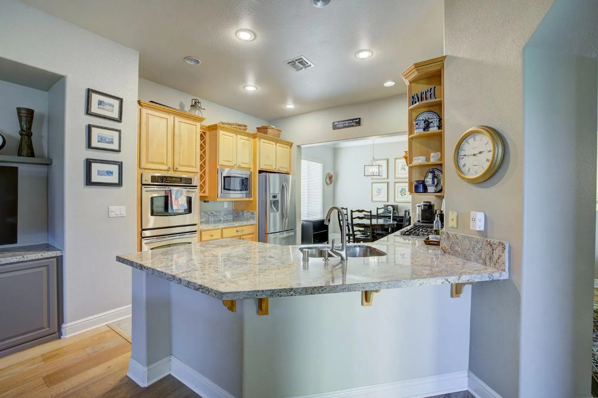 Property Slideshow image 12 of 28 | 2726 heritage park ln, Sacramento, CA, 95835