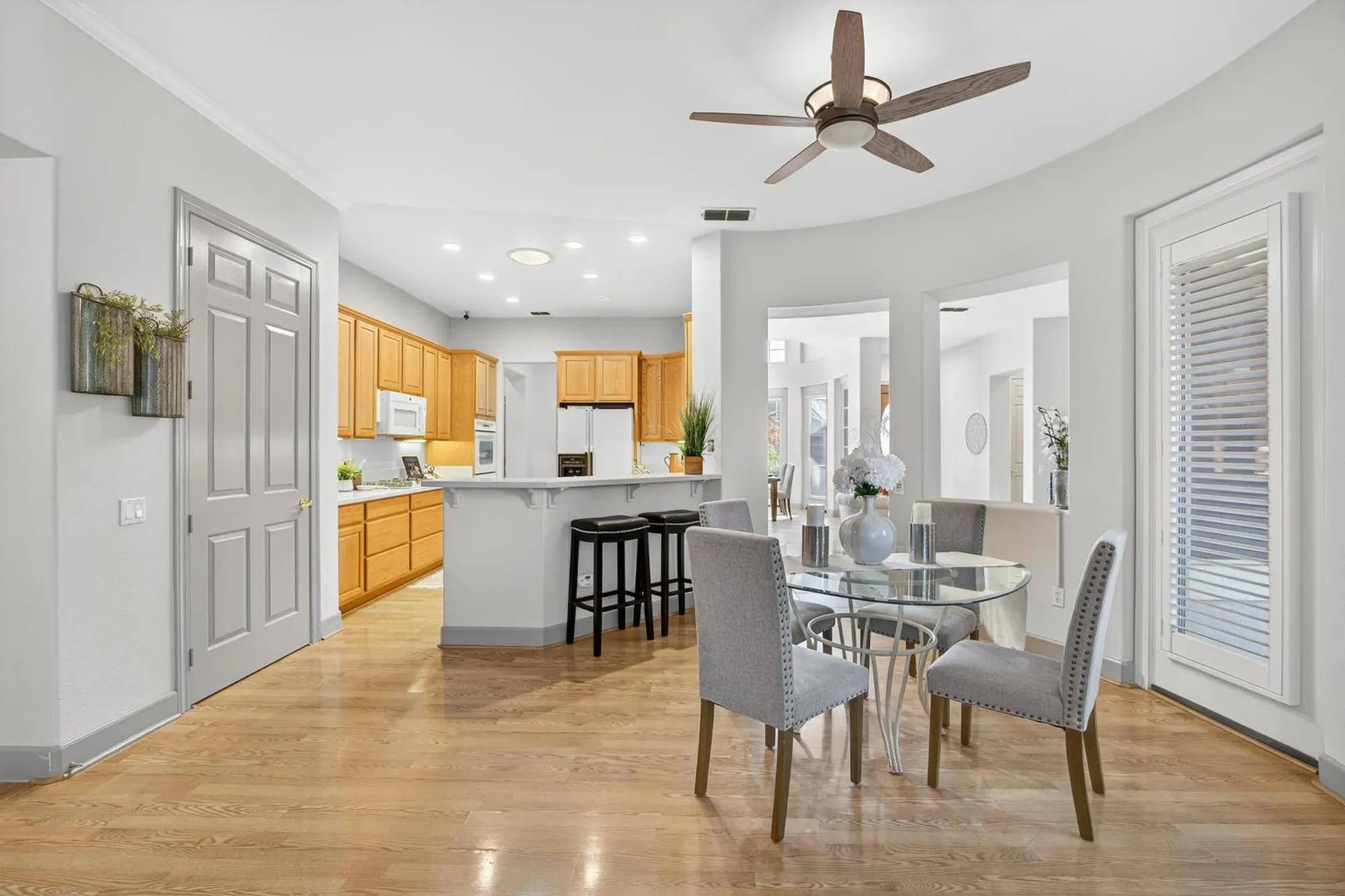 Property Slideshow image 15 of 55 | 440 shadow lake ct, Lincoln, CA, 95648