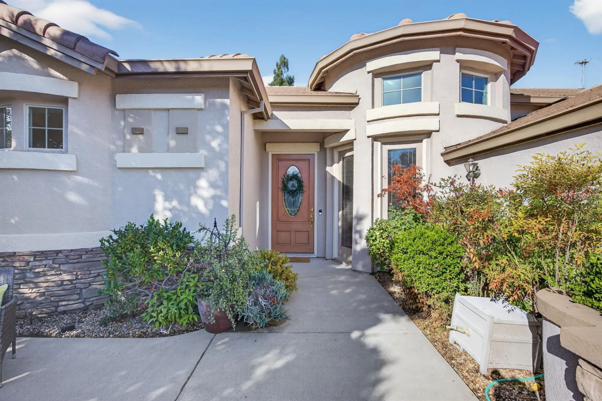 Property Slideshow image 4 of 55 | 440 shadow lake ct, Lincoln, CA, 95648