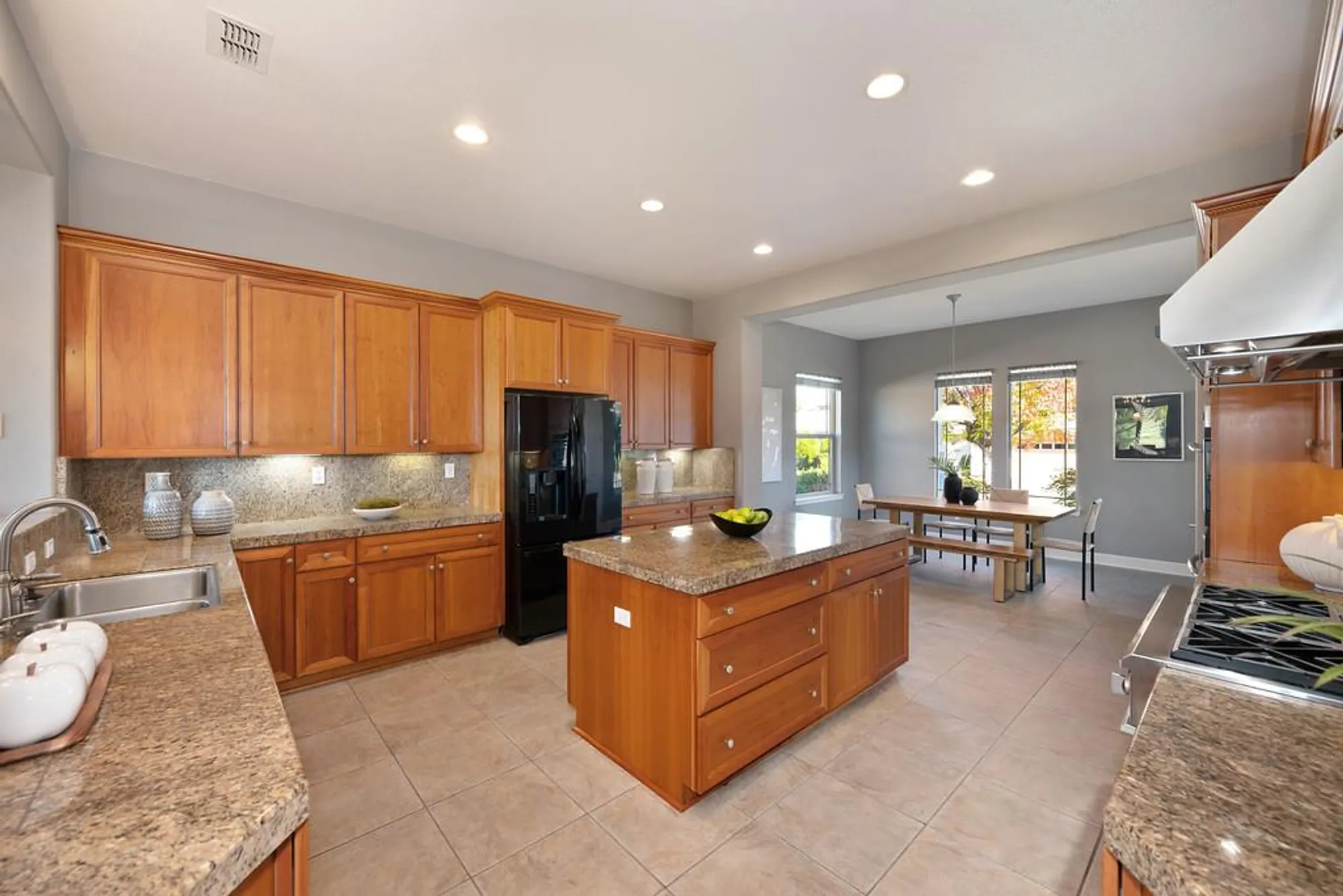 Property Slideshow image 19 of 65 | 2303 walden view ln, Lincoln, CA, 95648