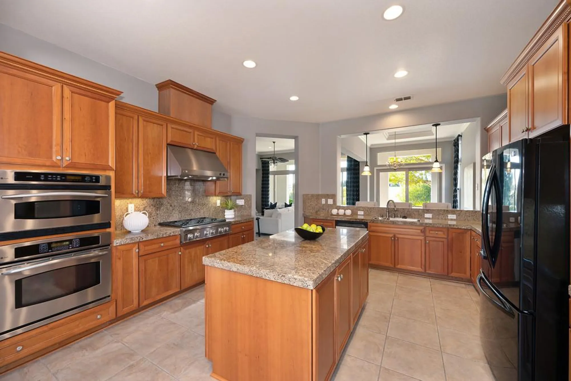 Property Slideshow image 21 of 65 | 2303 walden view ln, Lincoln, CA, 95648