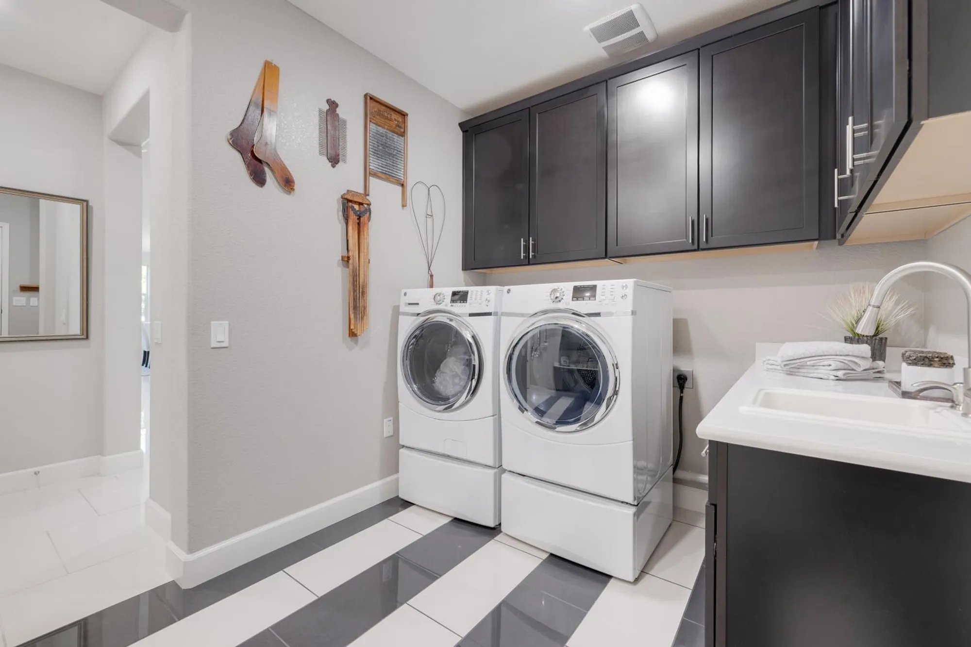 Property Slideshow image 31 of 39 | 4129 san andres way, El Dorado Hills, CA, 95762