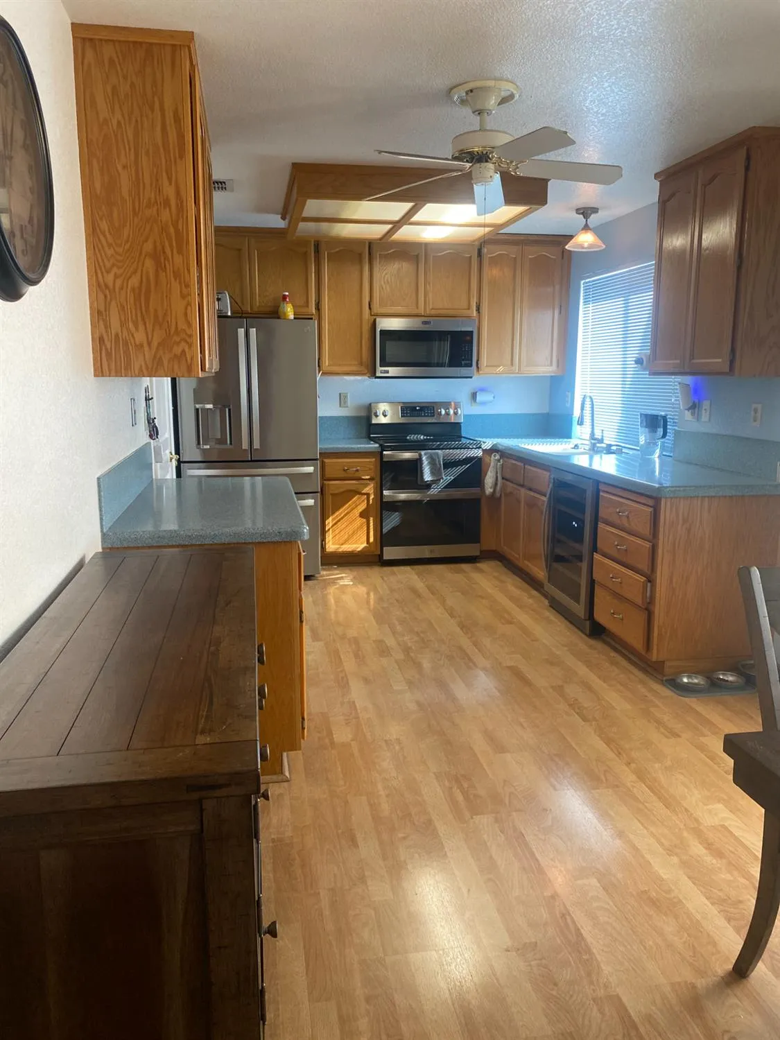 Property Slideshow image 18 of 63 | 7566 sunmore ln, Sacramento, CA, 95828