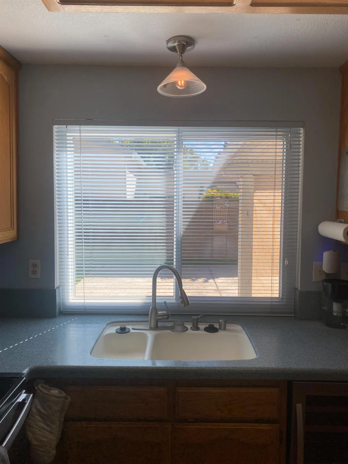 Property Slideshow image 17 of 63 | 7566 sunmore ln, Sacramento, CA, 95828