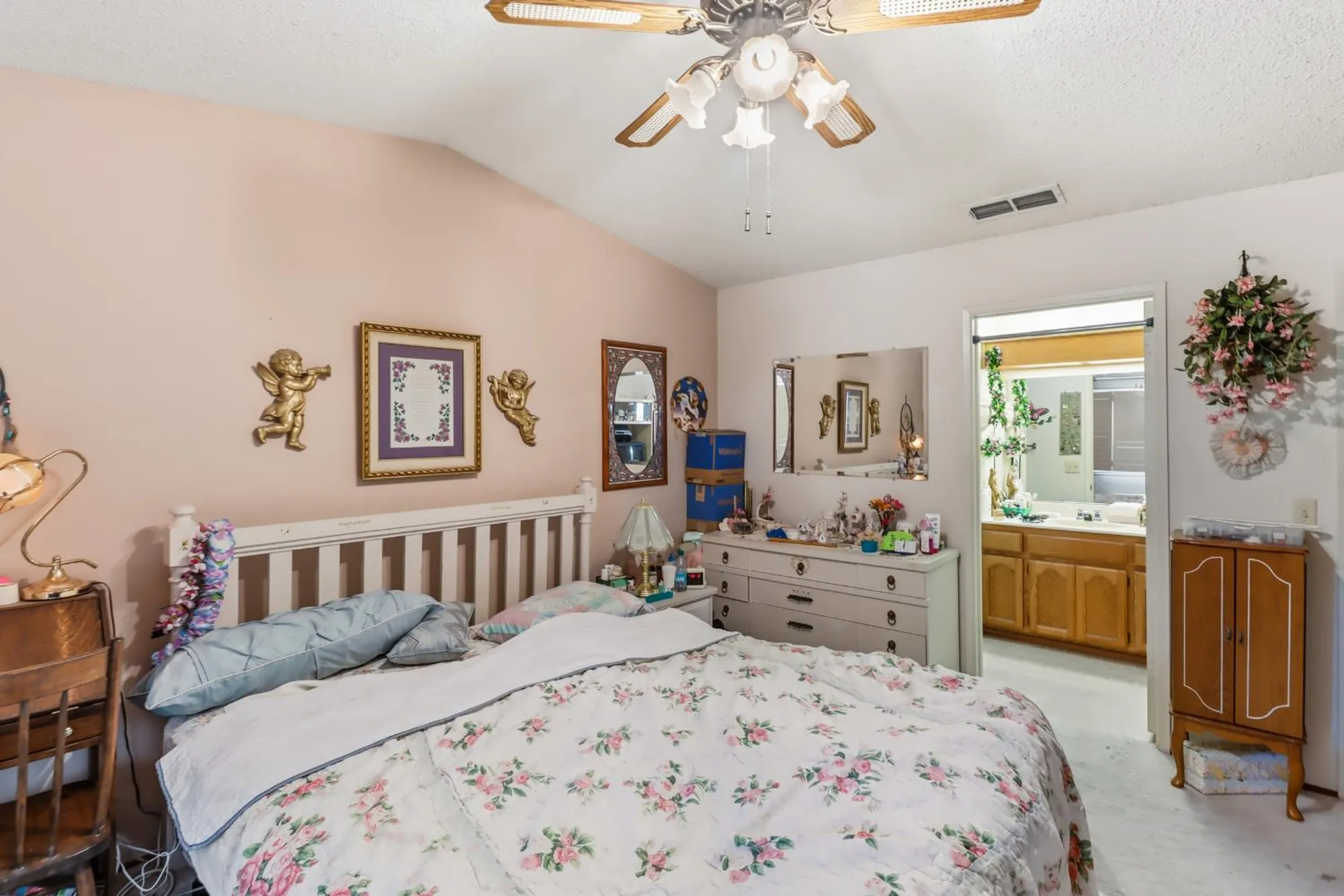 Property Slideshow image 19 of 52 | 7325 sunsilver ln, Sacramento, CA, 95828