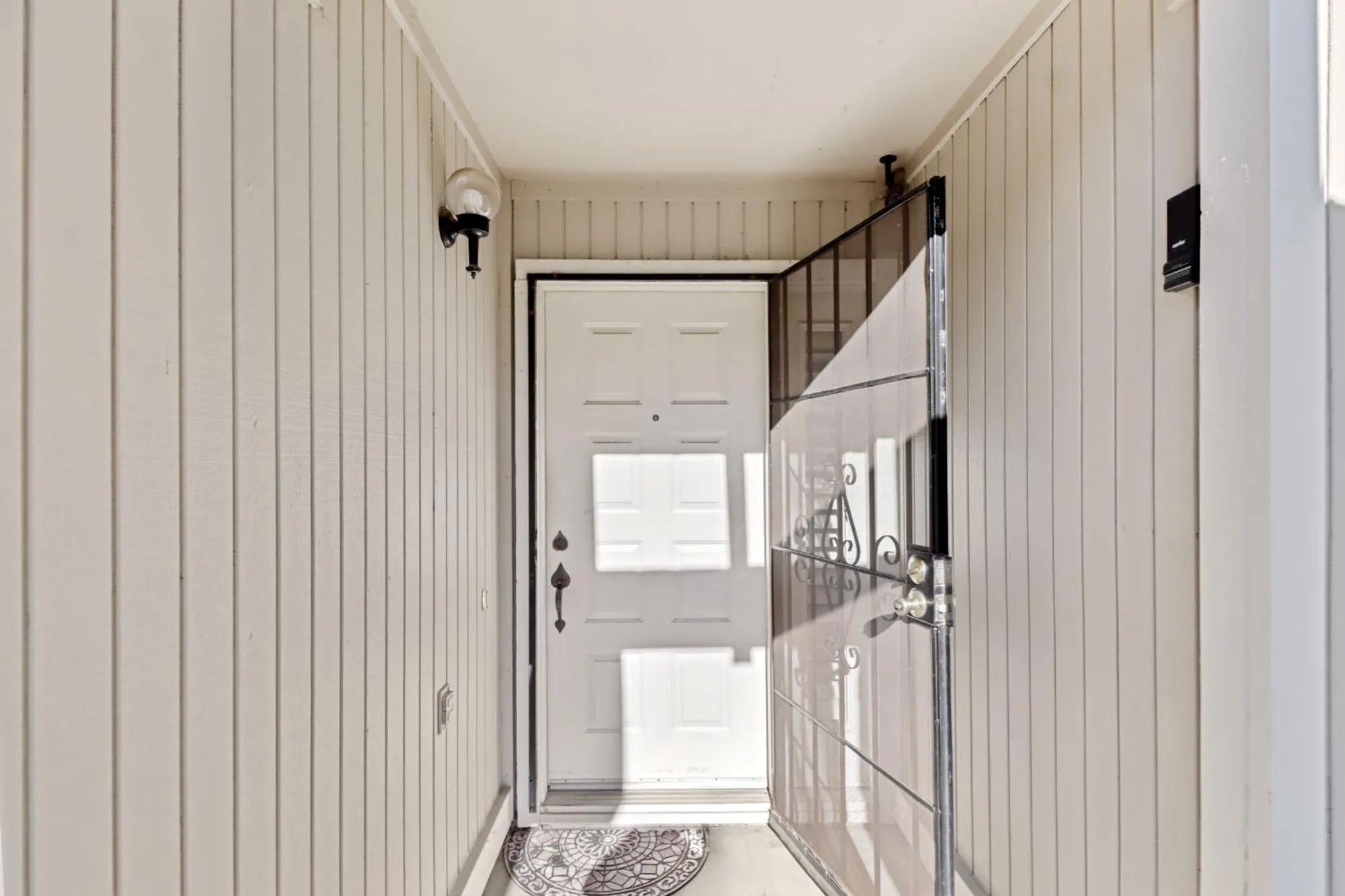 Property Slideshow image 6 of 52 | 7325 sunsilver ln, Sacramento, CA, 95828