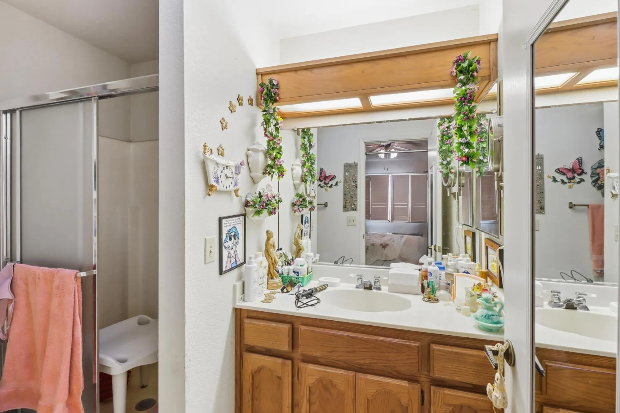 Property Slideshow image 20 of 52 | 7325 sunsilver ln, Sacramento, CA, 95828