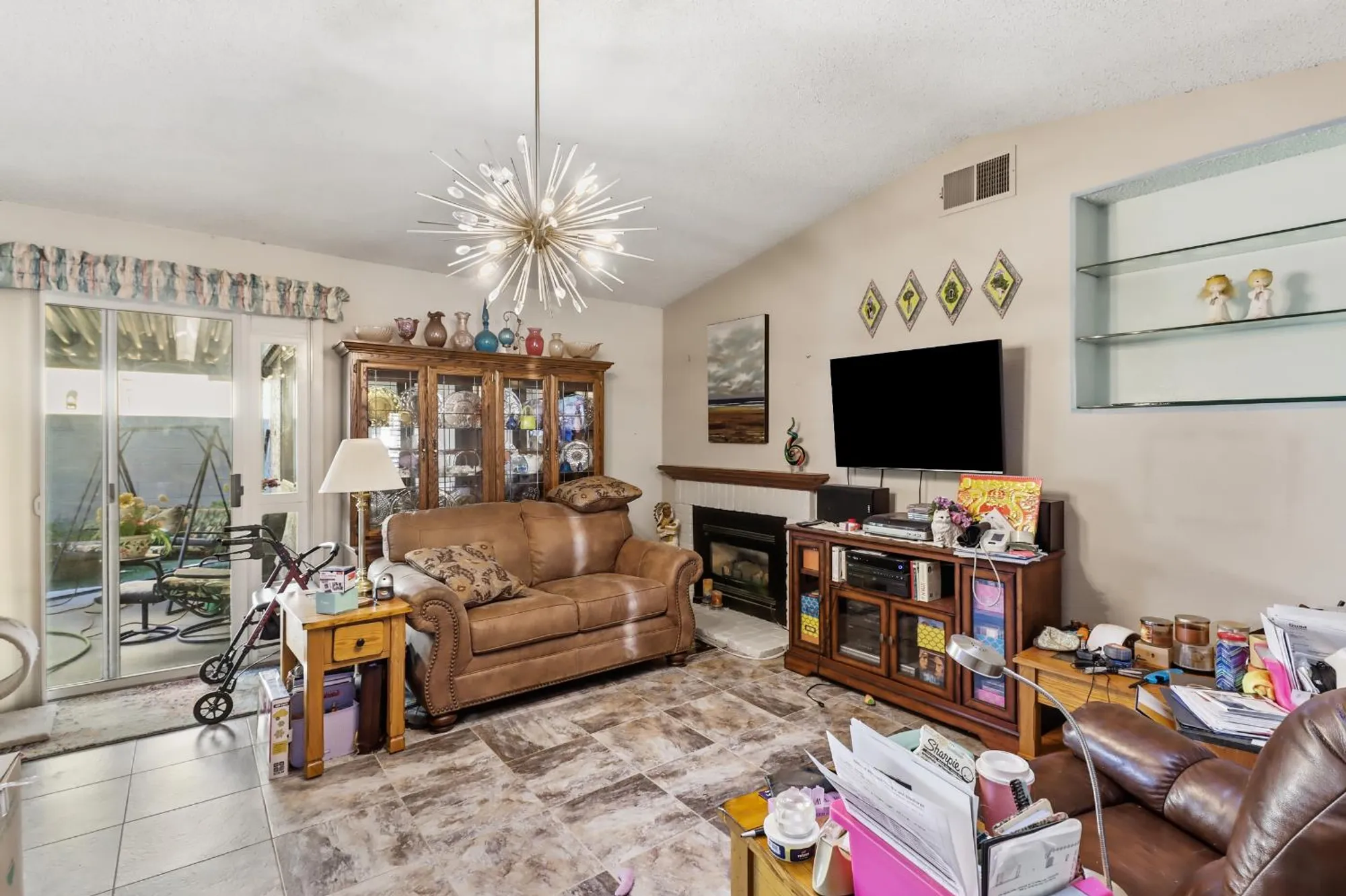 Property Slideshow image 9 of 52 | 7325 sunsilver ln, Sacramento, CA, 95828