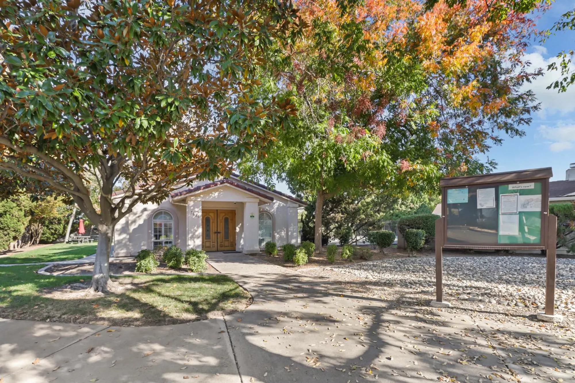 Property Slideshow image 37 of 52 | 7325 sunsilver ln, Sacramento, CA, 95828