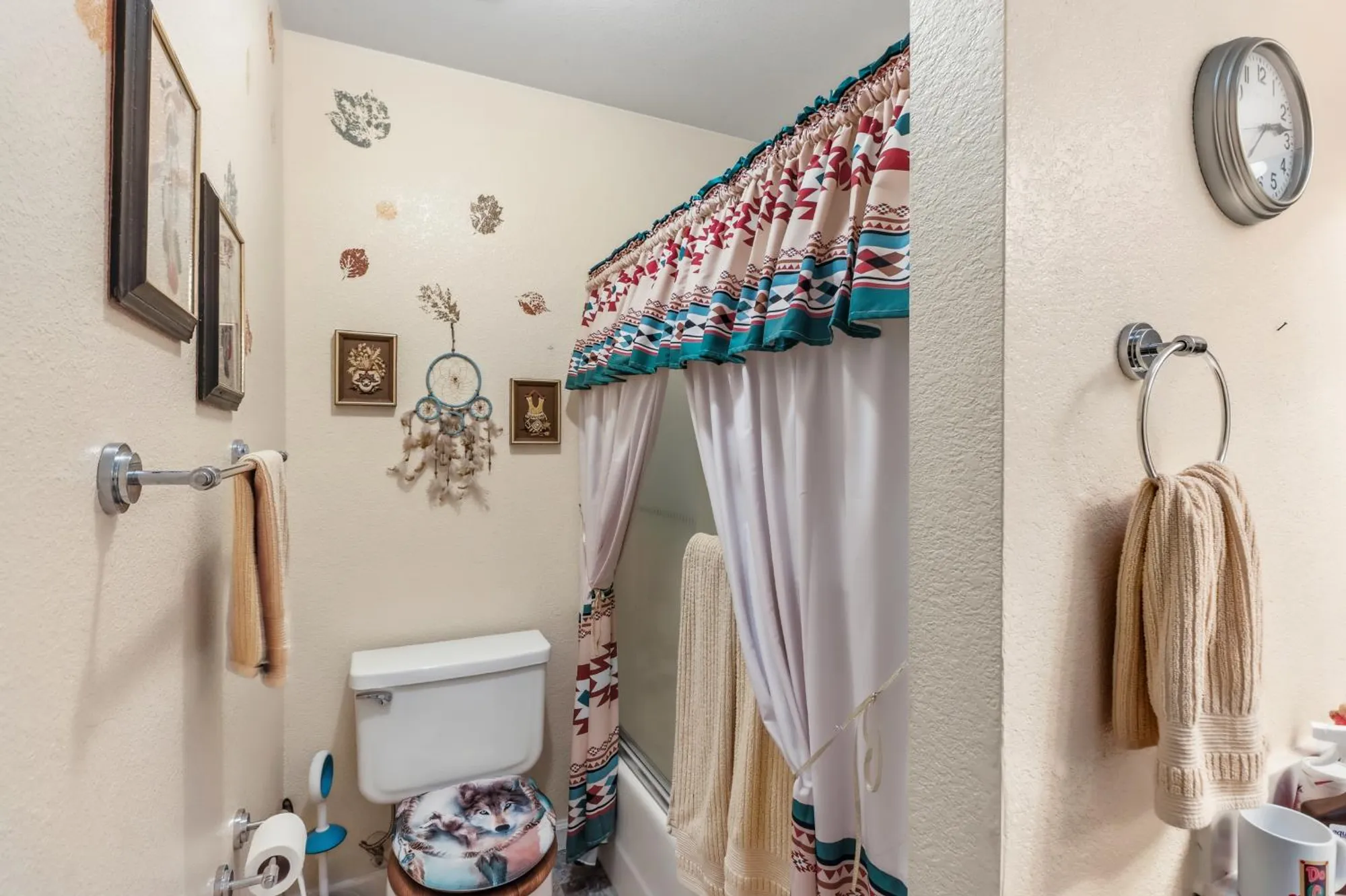 Property Slideshow image 21 of 52 | 7325 sunsilver ln, Sacramento, CA, 95828