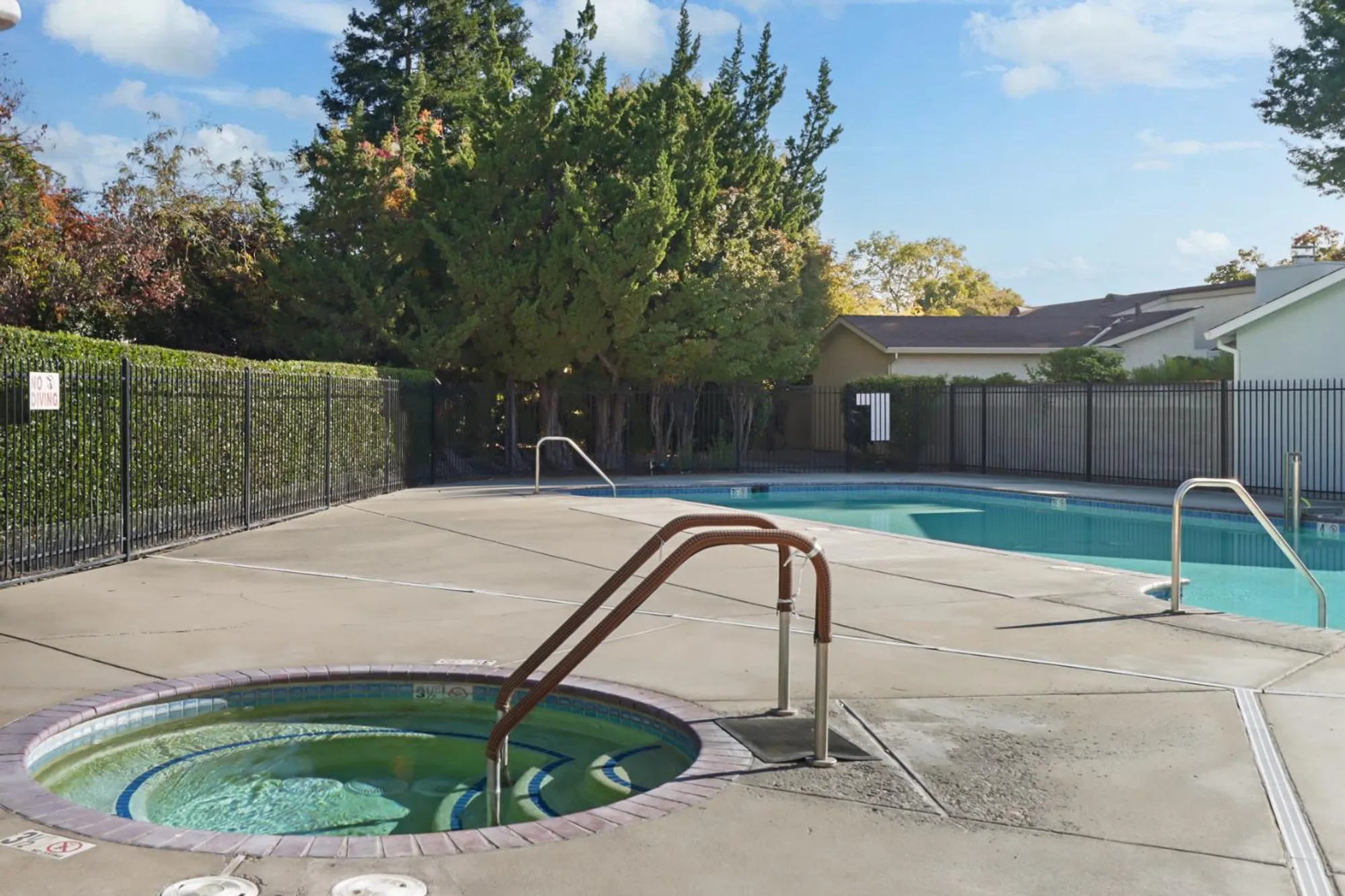 Property Slideshow image 40 of 52 | 7325 sunsilver ln, Sacramento, CA, 95828