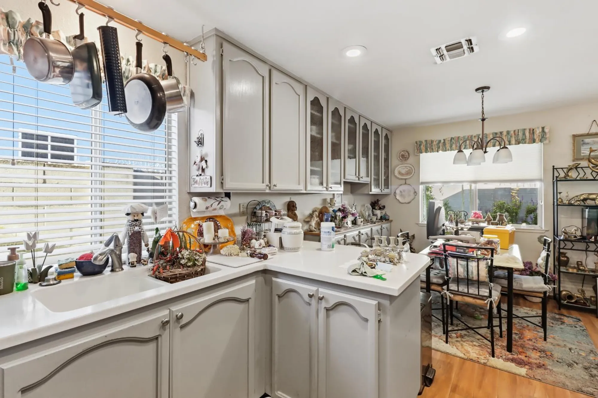 Property Slideshow image 15 of 52 | 7325 sunsilver ln, Sacramento, CA, 95828