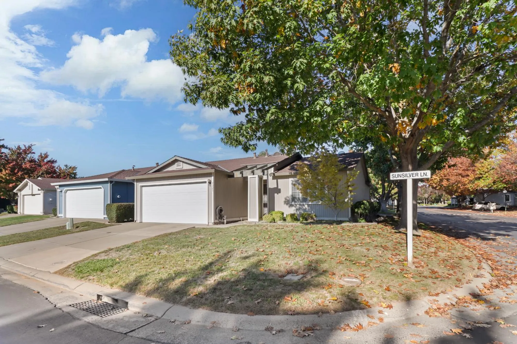 Property Slideshow image 34 of 52 | 7325 sunsilver ln, Sacramento, CA, 95828