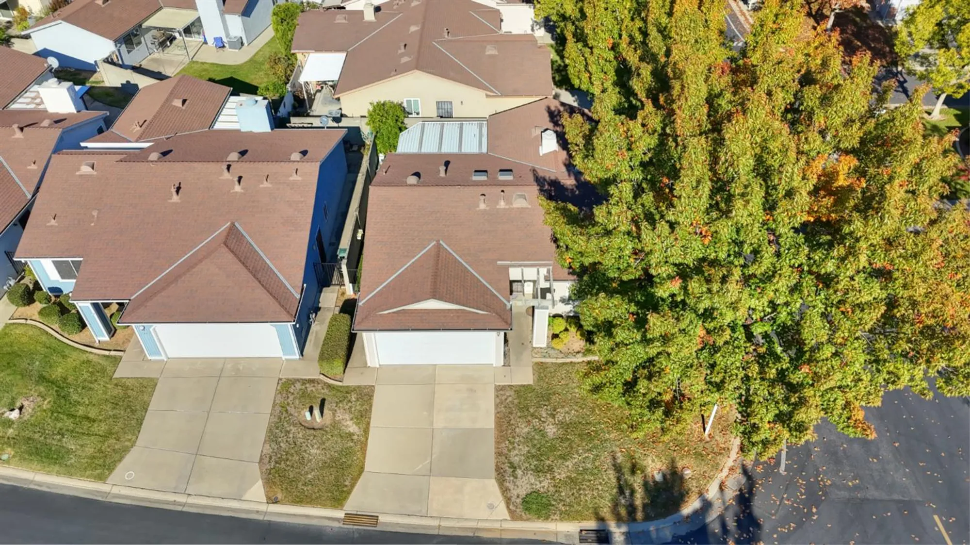 Property Slideshow image 44 of 52 | 7325 sunsilver ln, Sacramento, CA, 95828