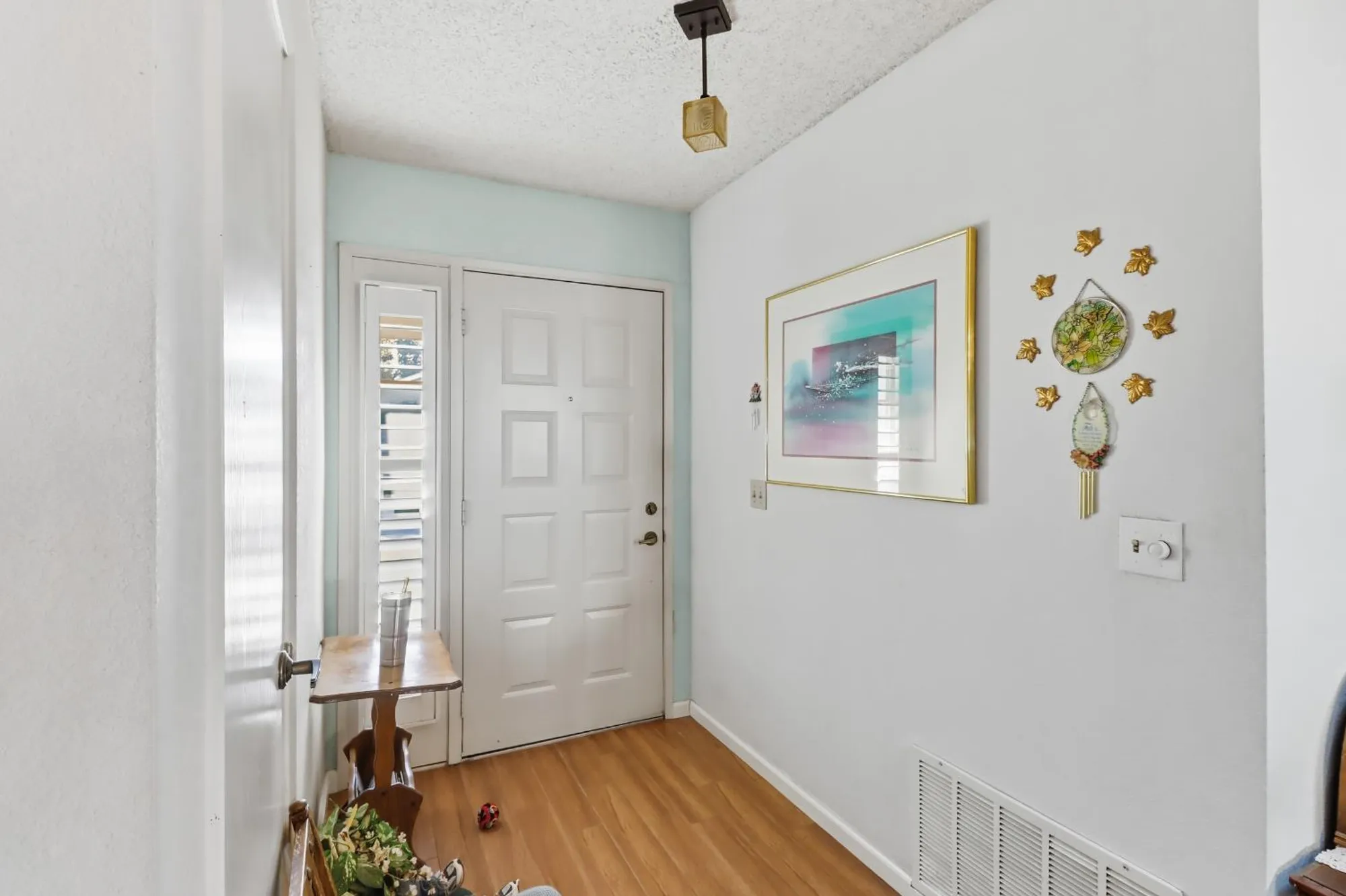 Property Slideshow image 7 of 52 | 7325 sunsilver ln, Sacramento, CA, 95828