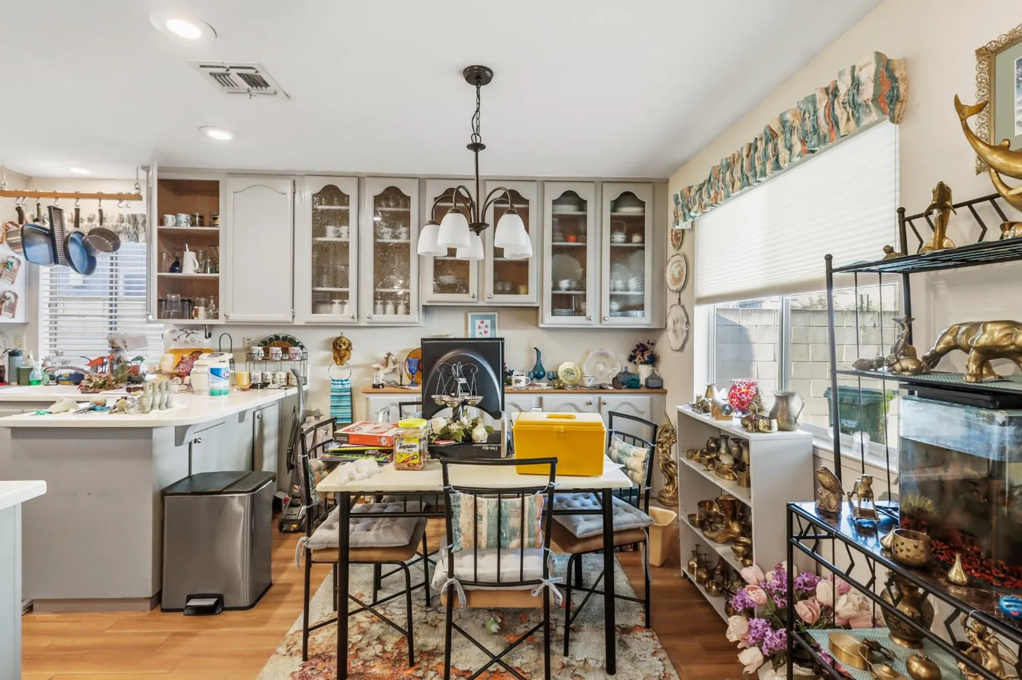 Property Slideshow image 12 of 52 | 7325 sunsilver ln, Sacramento, CA, 95828