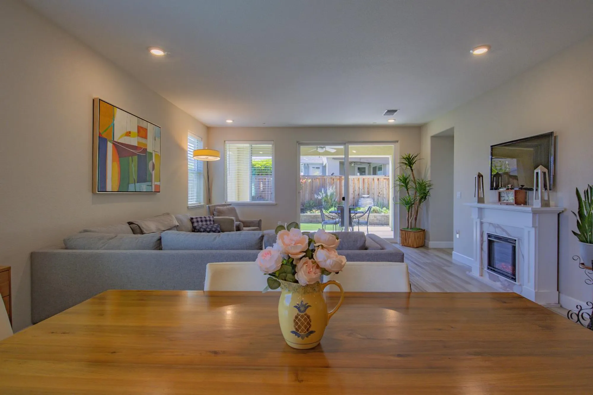 Property Slideshow image 14 of 62 | 484 pinehurst st, Manteca, CA, 95336