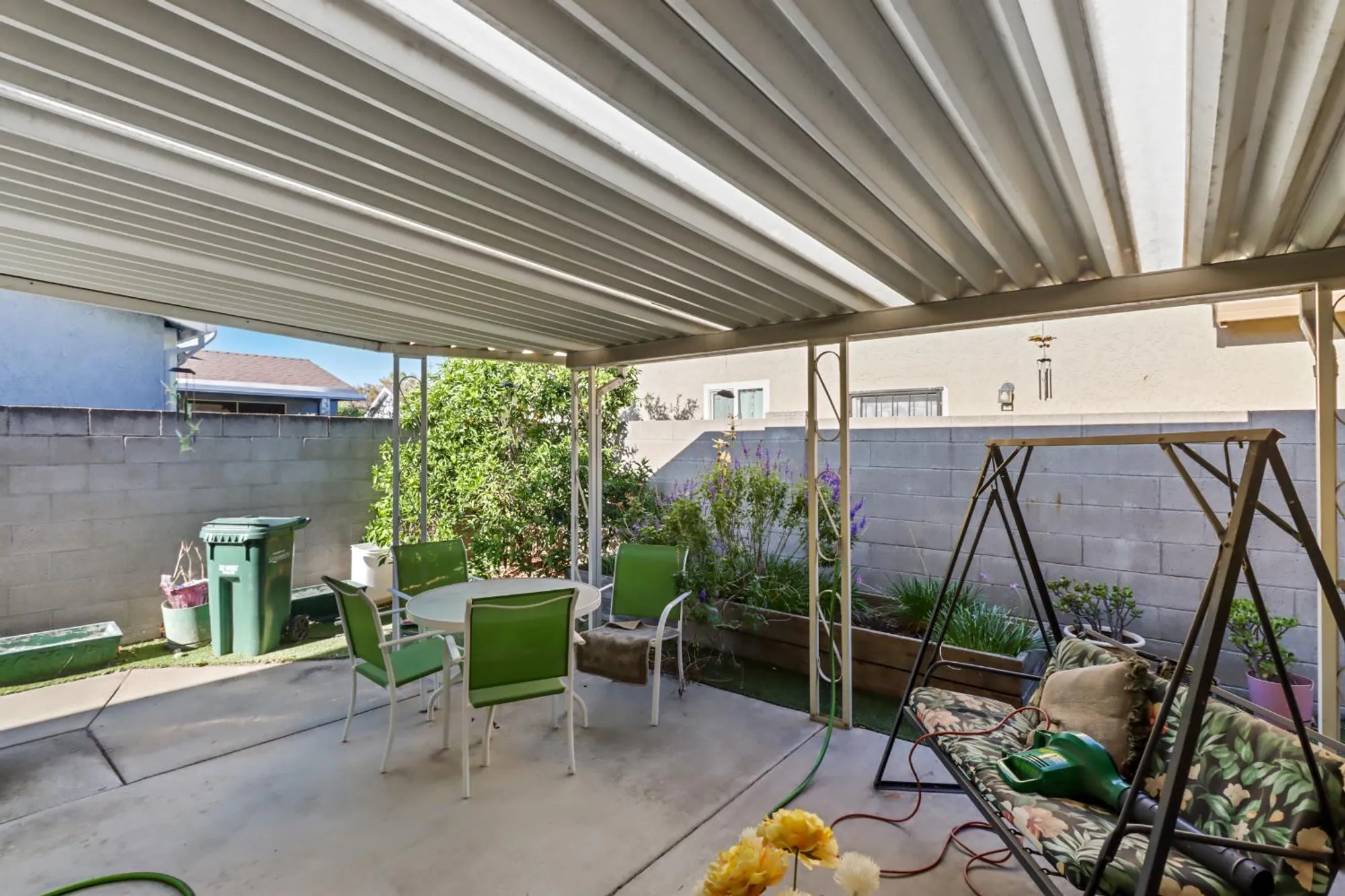 Property Slideshow image 28 of 52 | 7325 sunsilver ln, Sacramento, CA, 95828