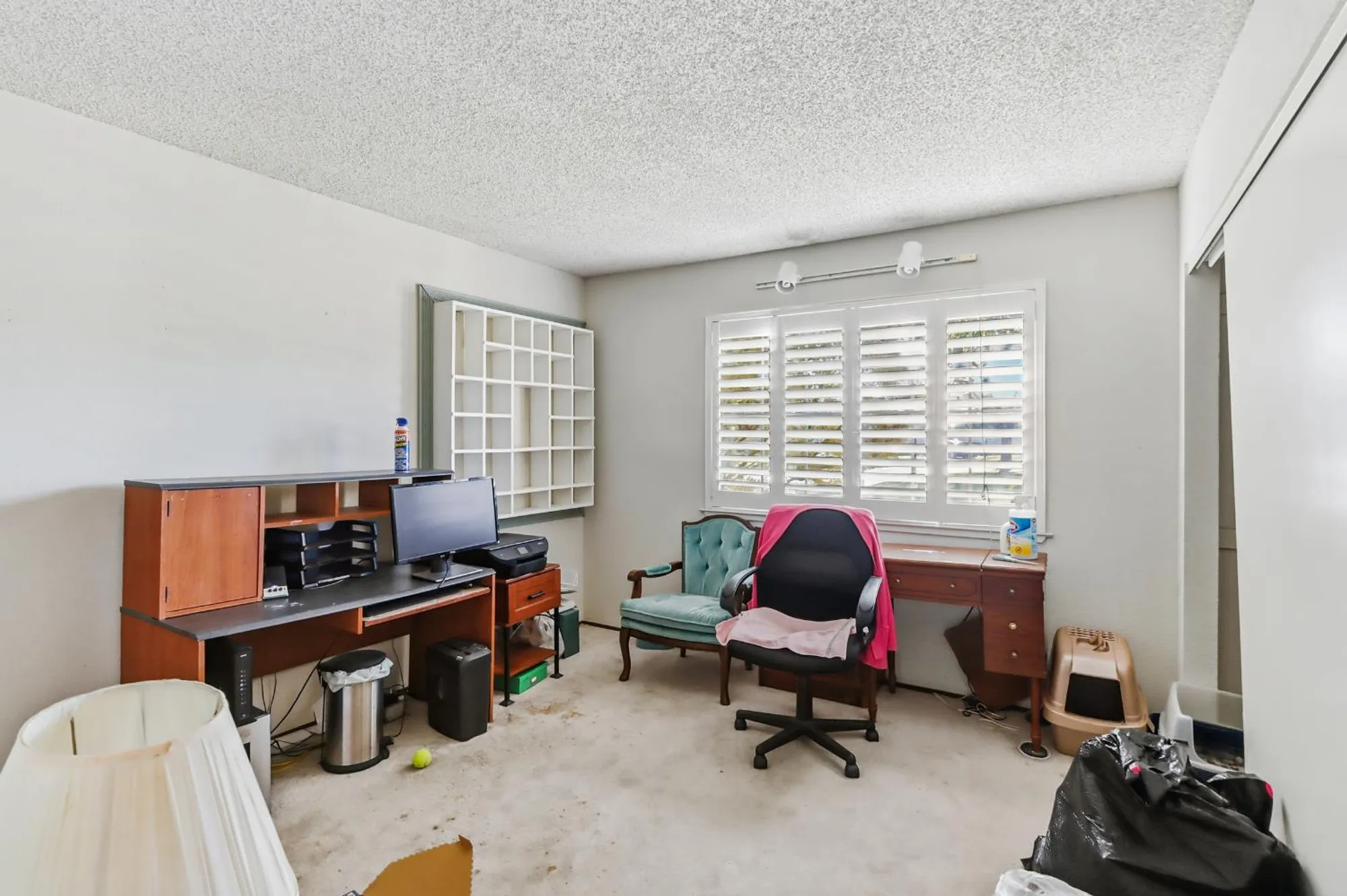 Property Slideshow image 22 of 52 | 7325 sunsilver ln, Sacramento, CA, 95828