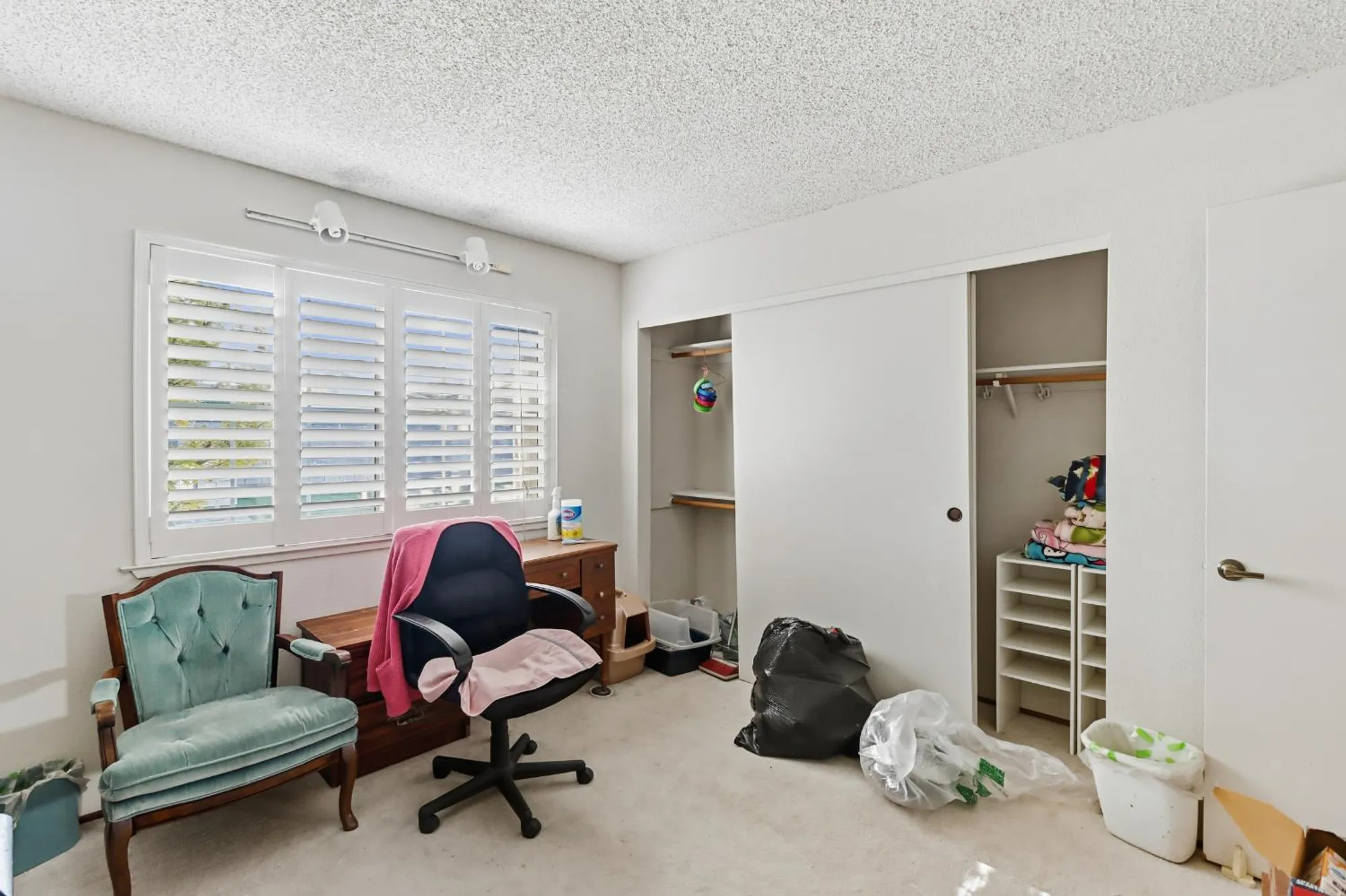 Property Slideshow image 23 of 52 | 7325 sunsilver ln, Sacramento, CA, 95828