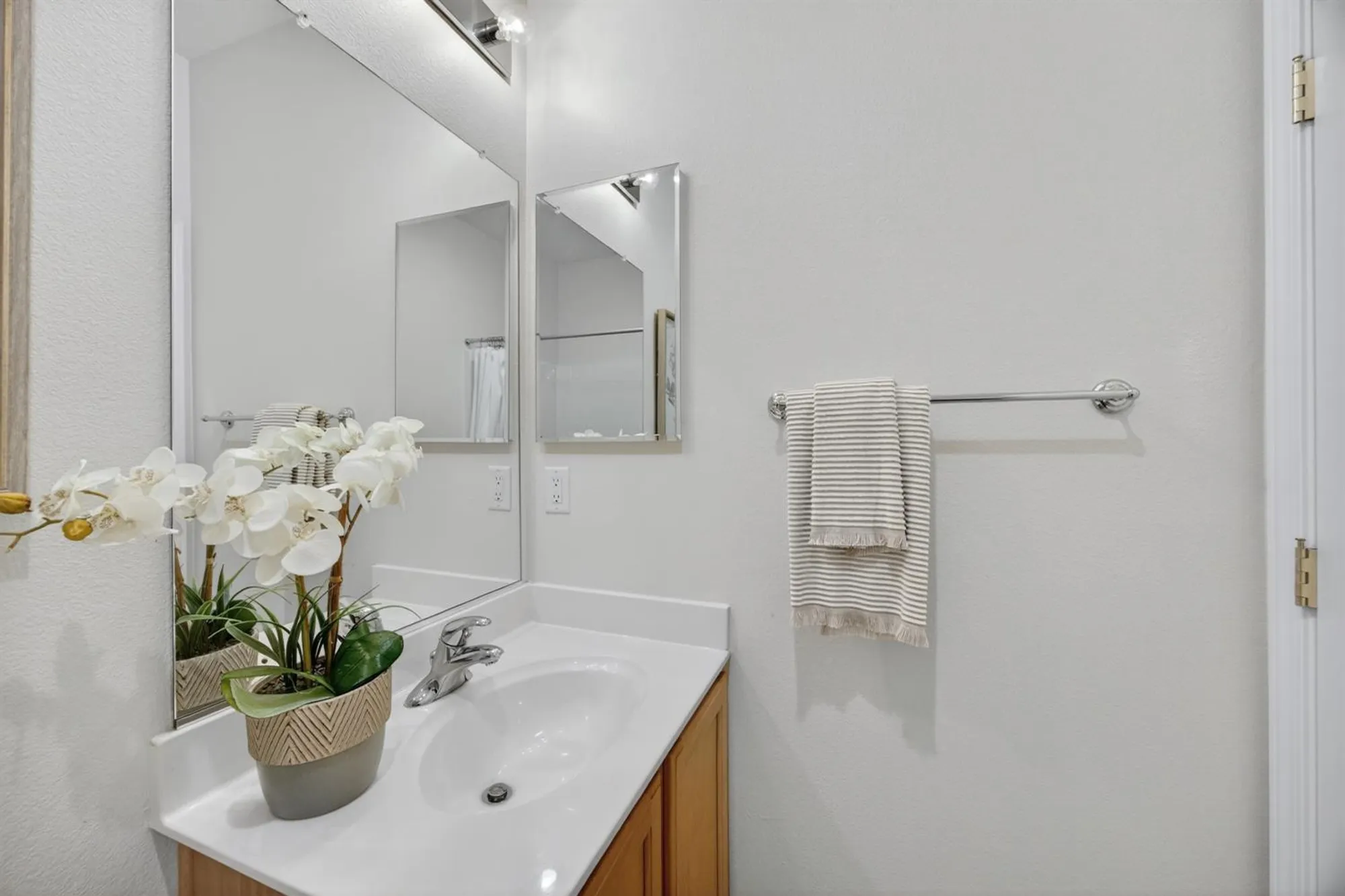 Property Slideshow image 30 of 46 | 2278 bay horse ln, Sacramento, CA, 95835