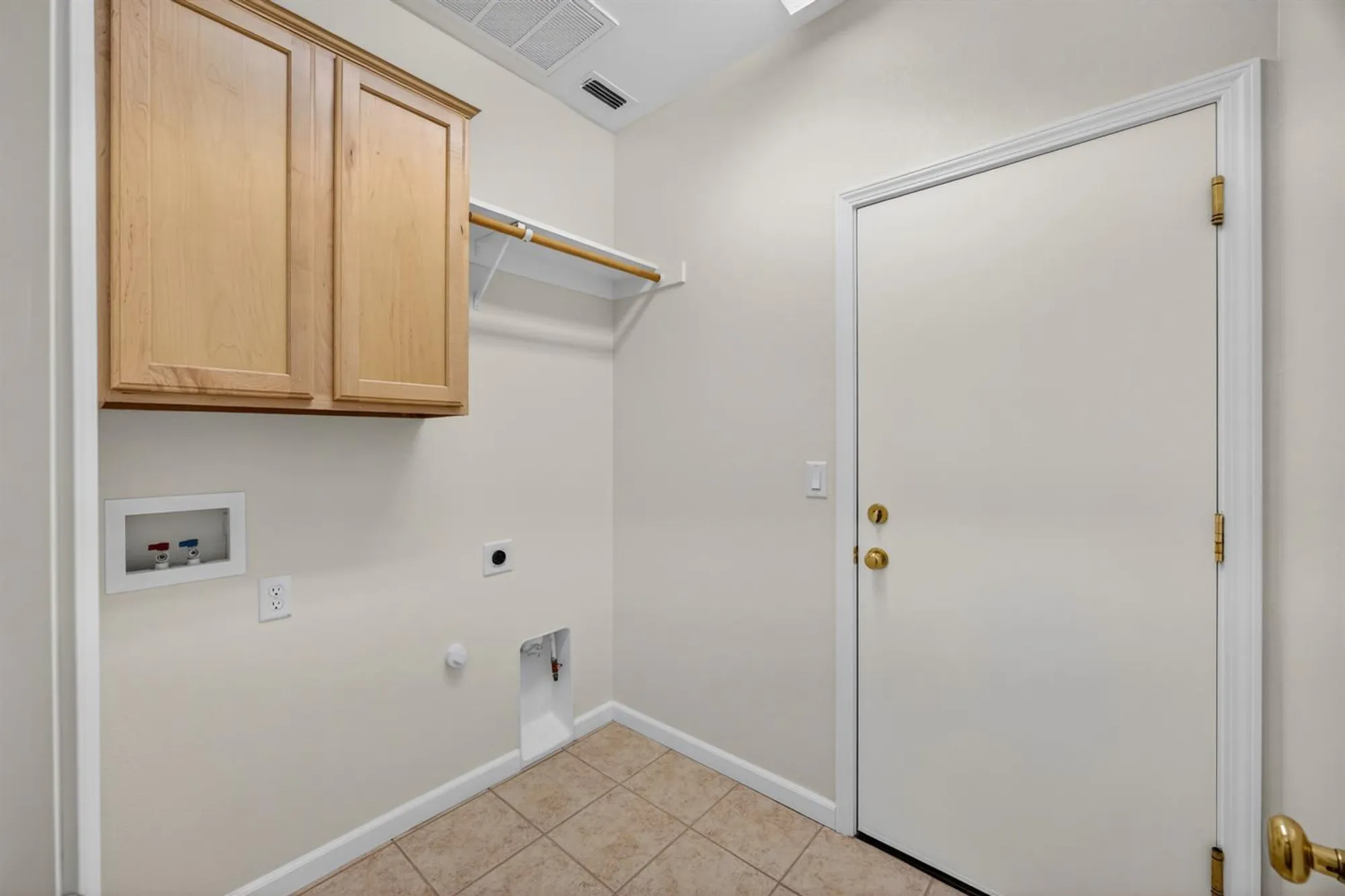 Property Slideshow image 31 of 46 | 2278 bay horse ln, Sacramento, CA, 95835