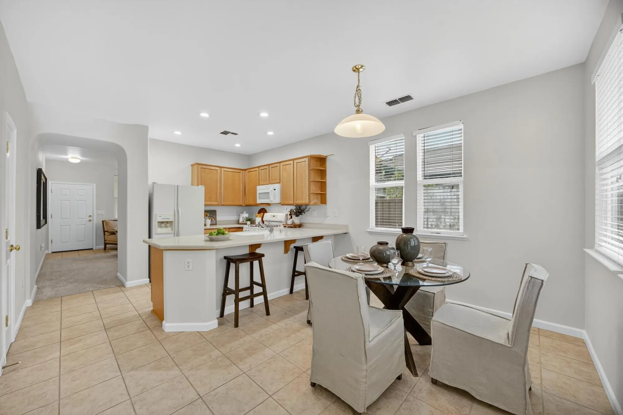 Property Slideshow image 16 of 46 | 2278 bay horse ln, Sacramento, CA, 95835