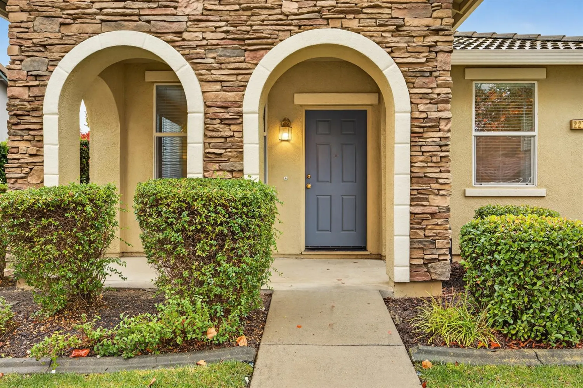 Property Slideshow image 4 of 46 | 2278 bay horse ln, Sacramento, CA, 95835