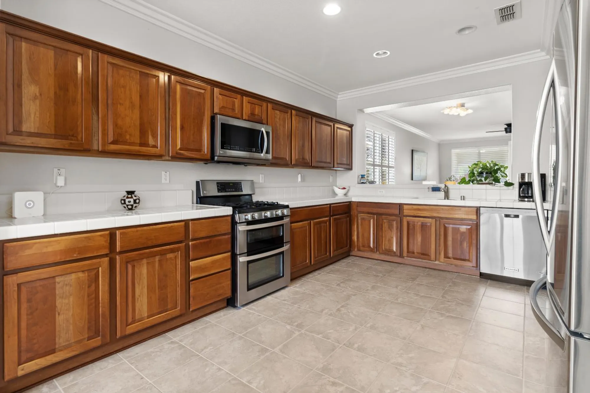 Property Slideshow image 3 of 37 | 2166 walden view ln, Lincoln, CA, 95648